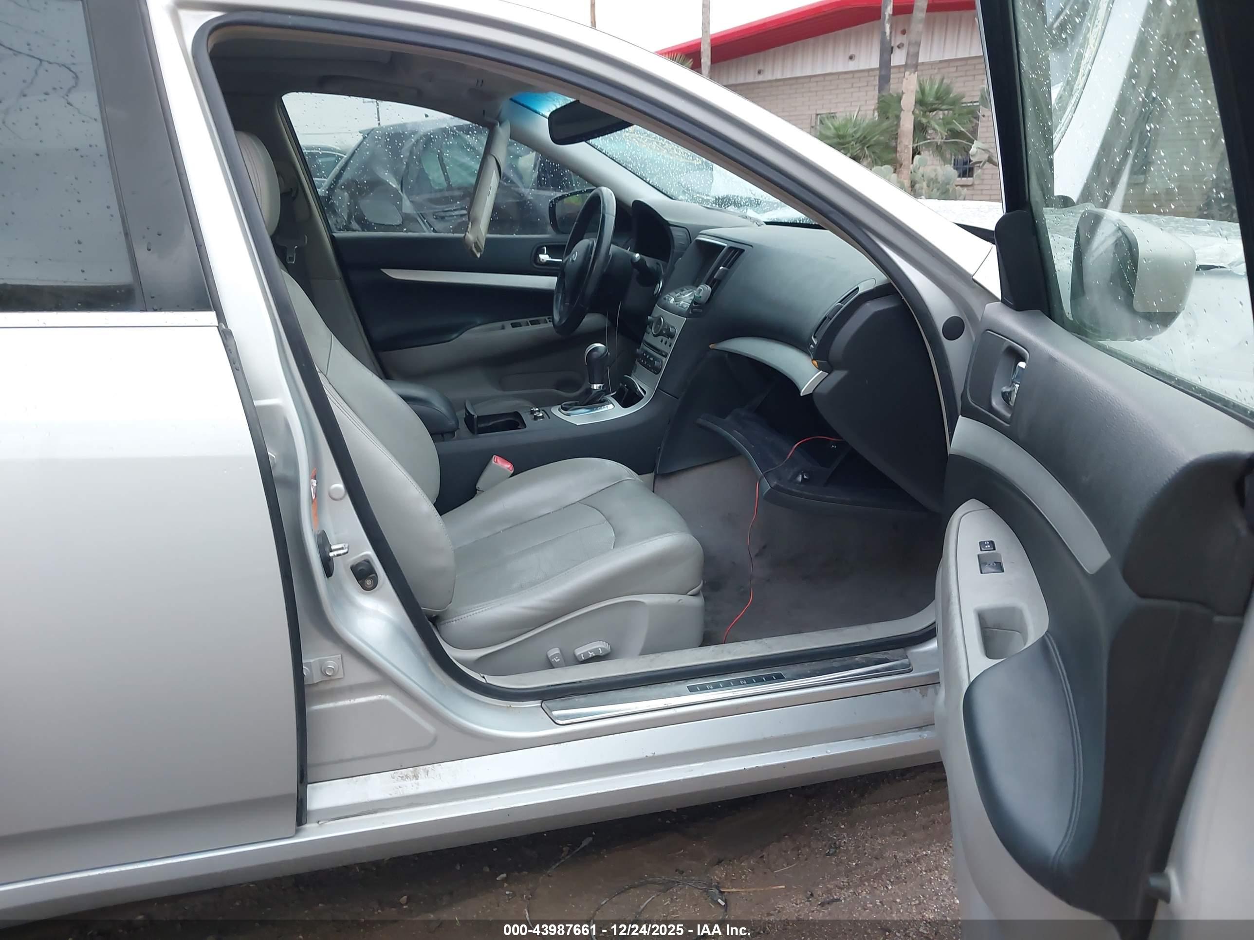 INFINITI G37 image 5