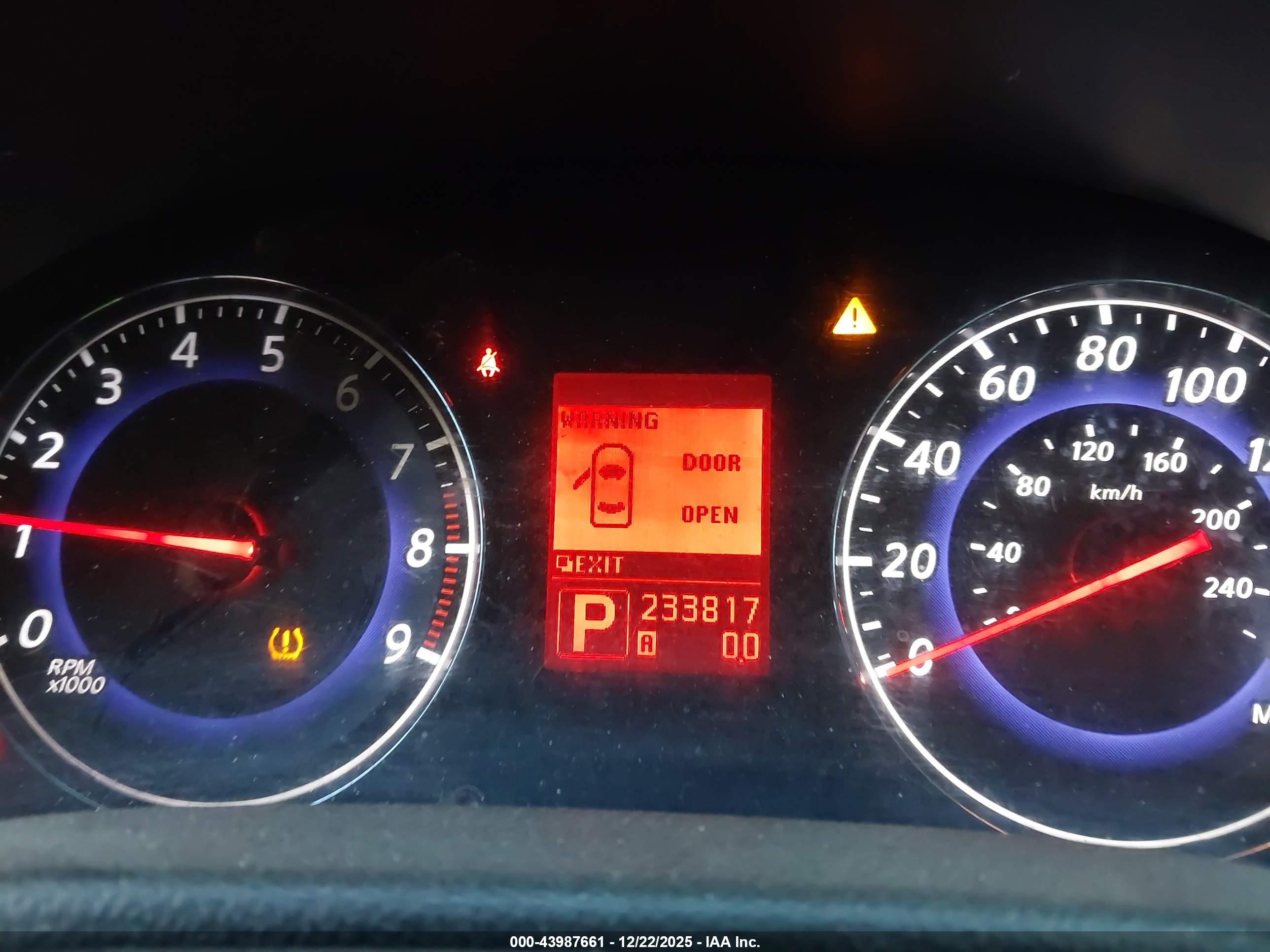 INFINITI G37 image 7