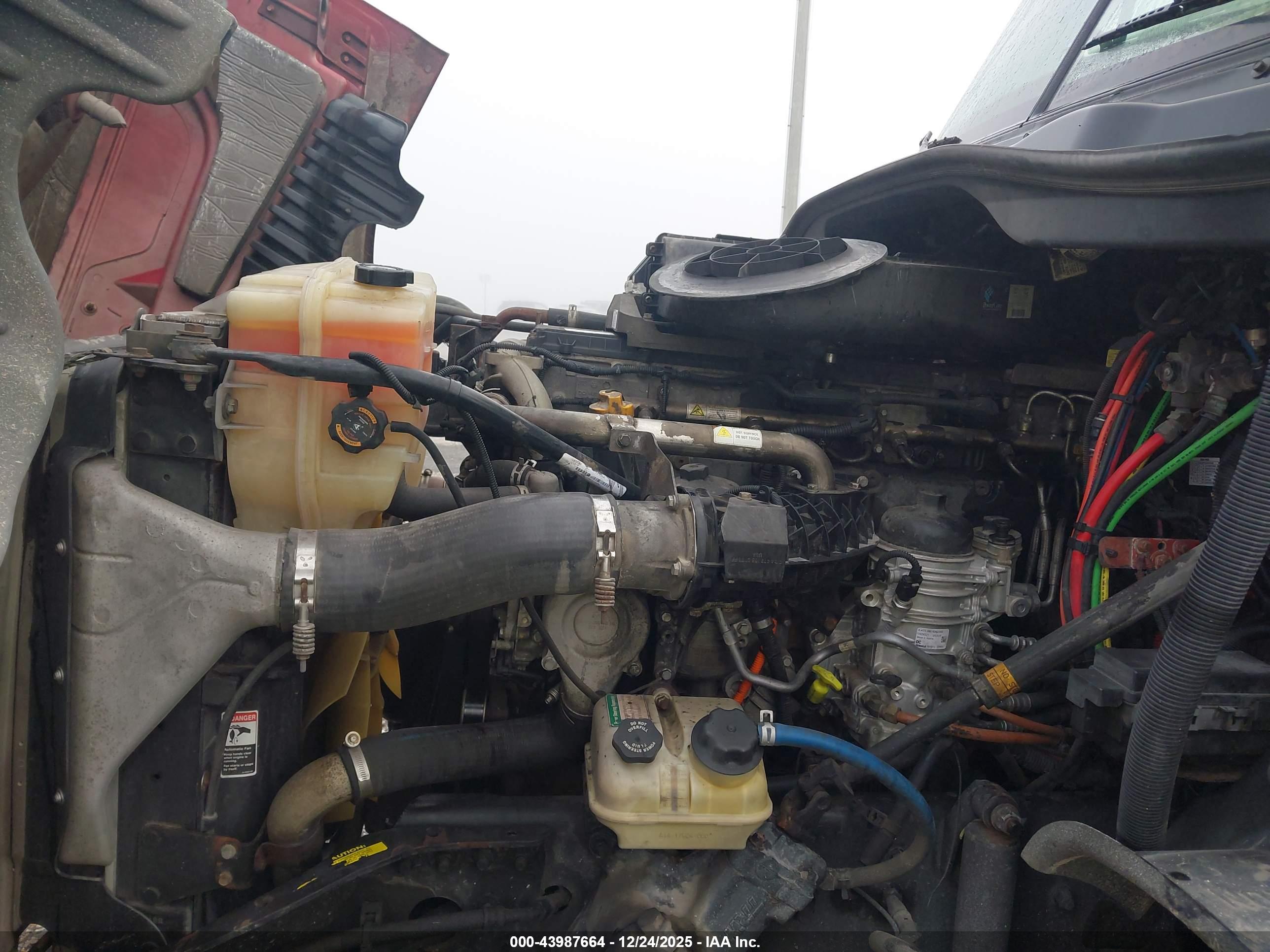 FREIGHTLINER CASCADIA image 10
