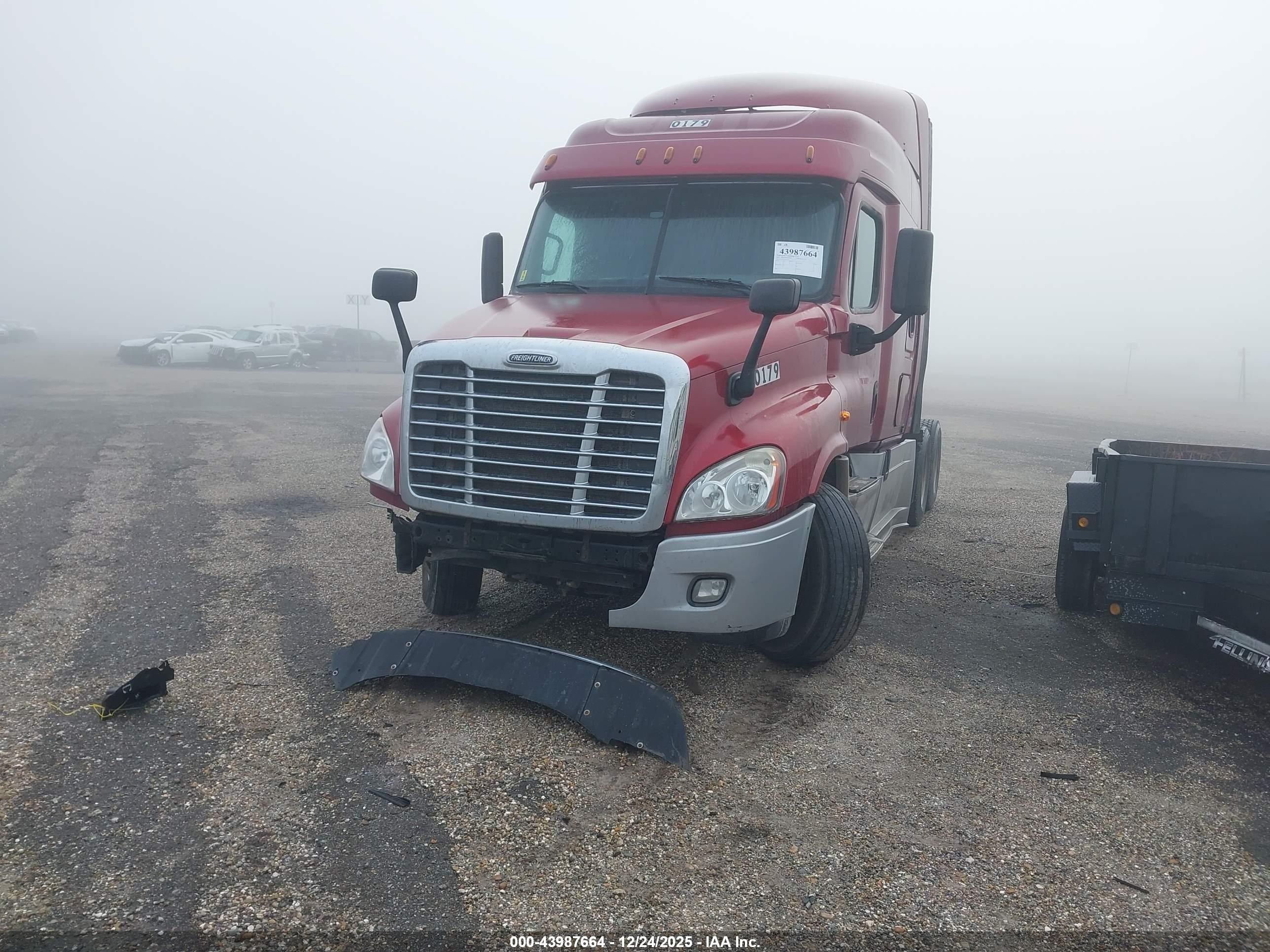 FREIGHTLINER CASCADIA image 2