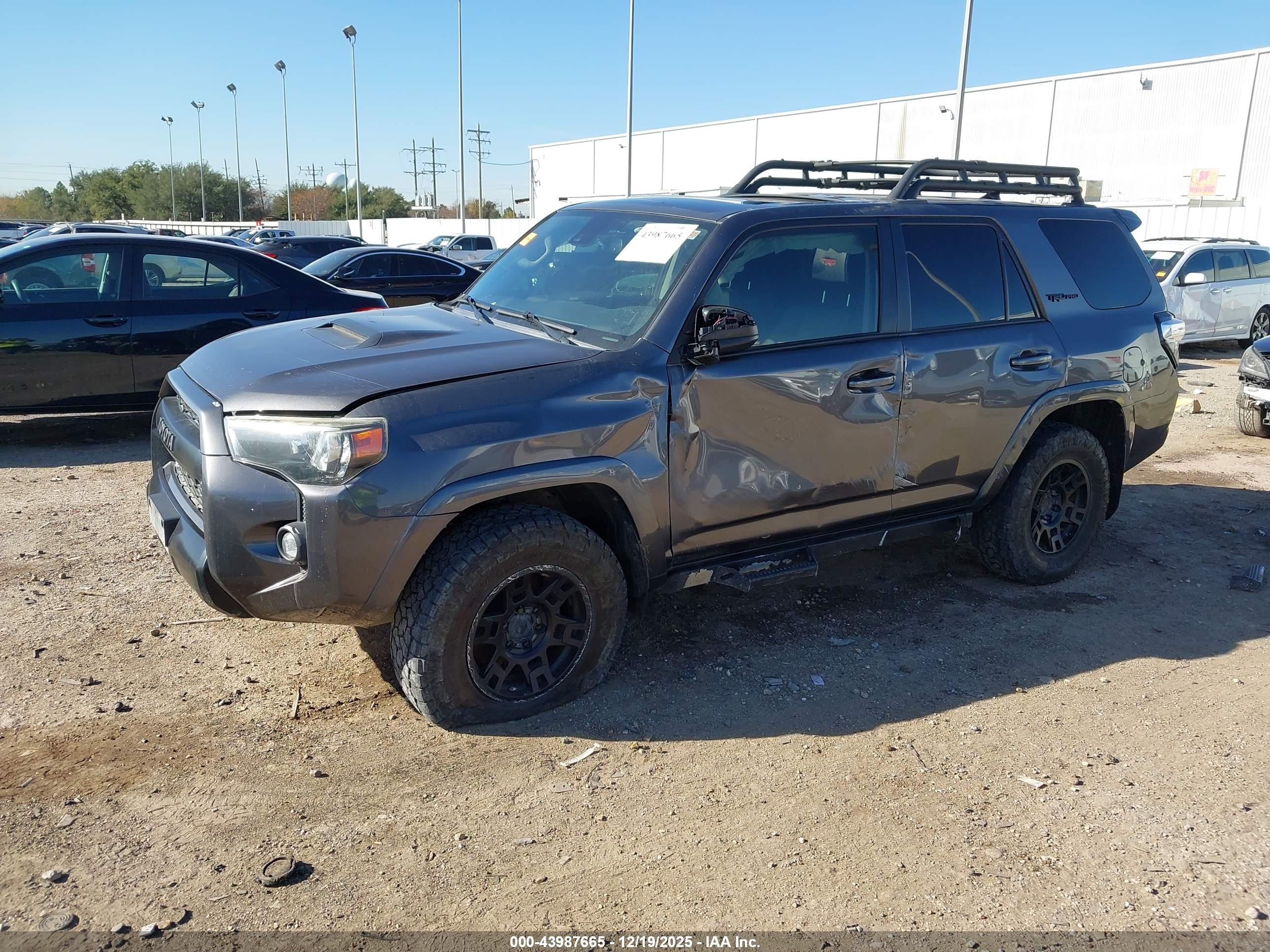 TOYOTA 4RUNNER image 2