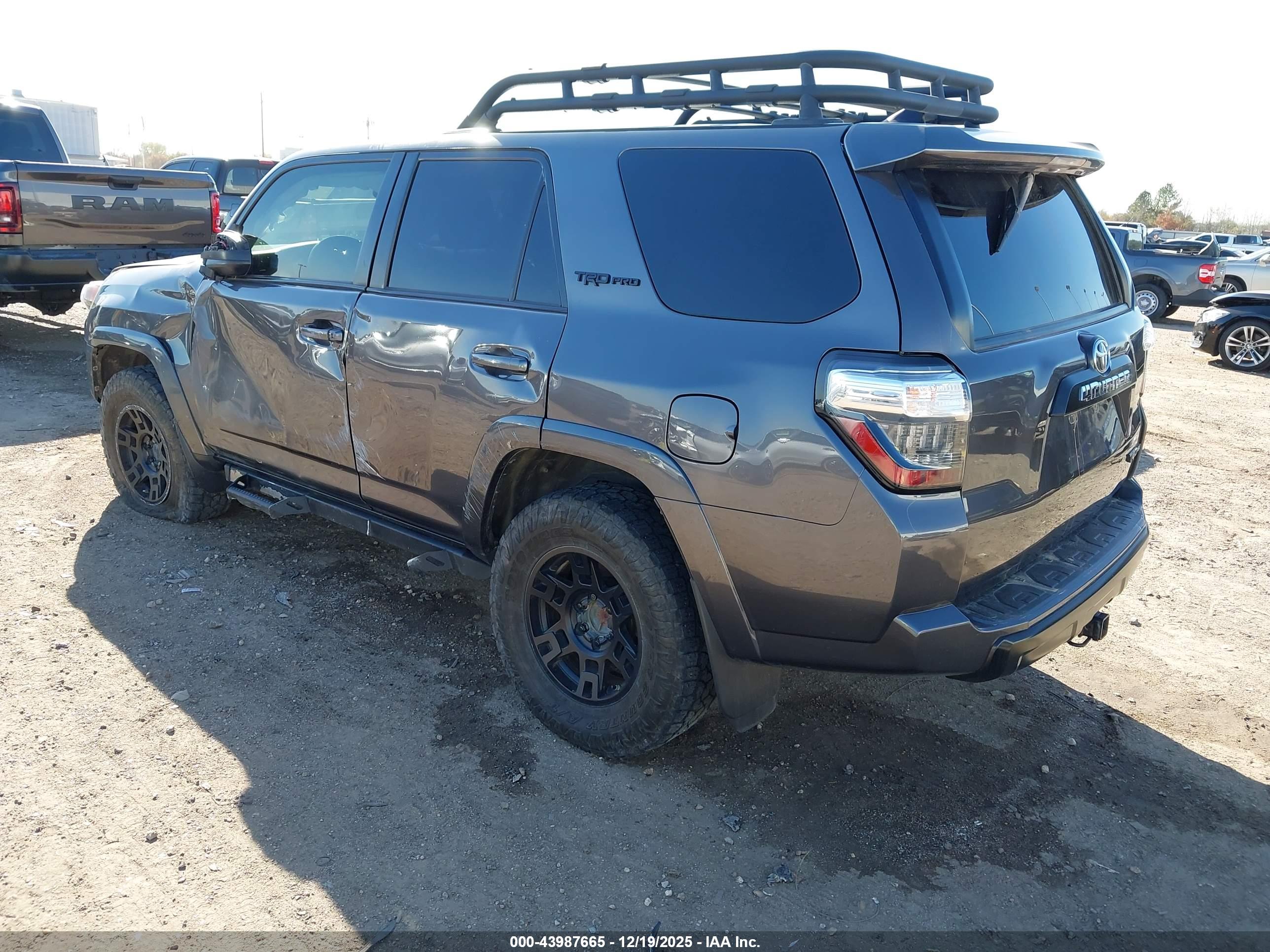 TOYOTA 4RUNNER image 3