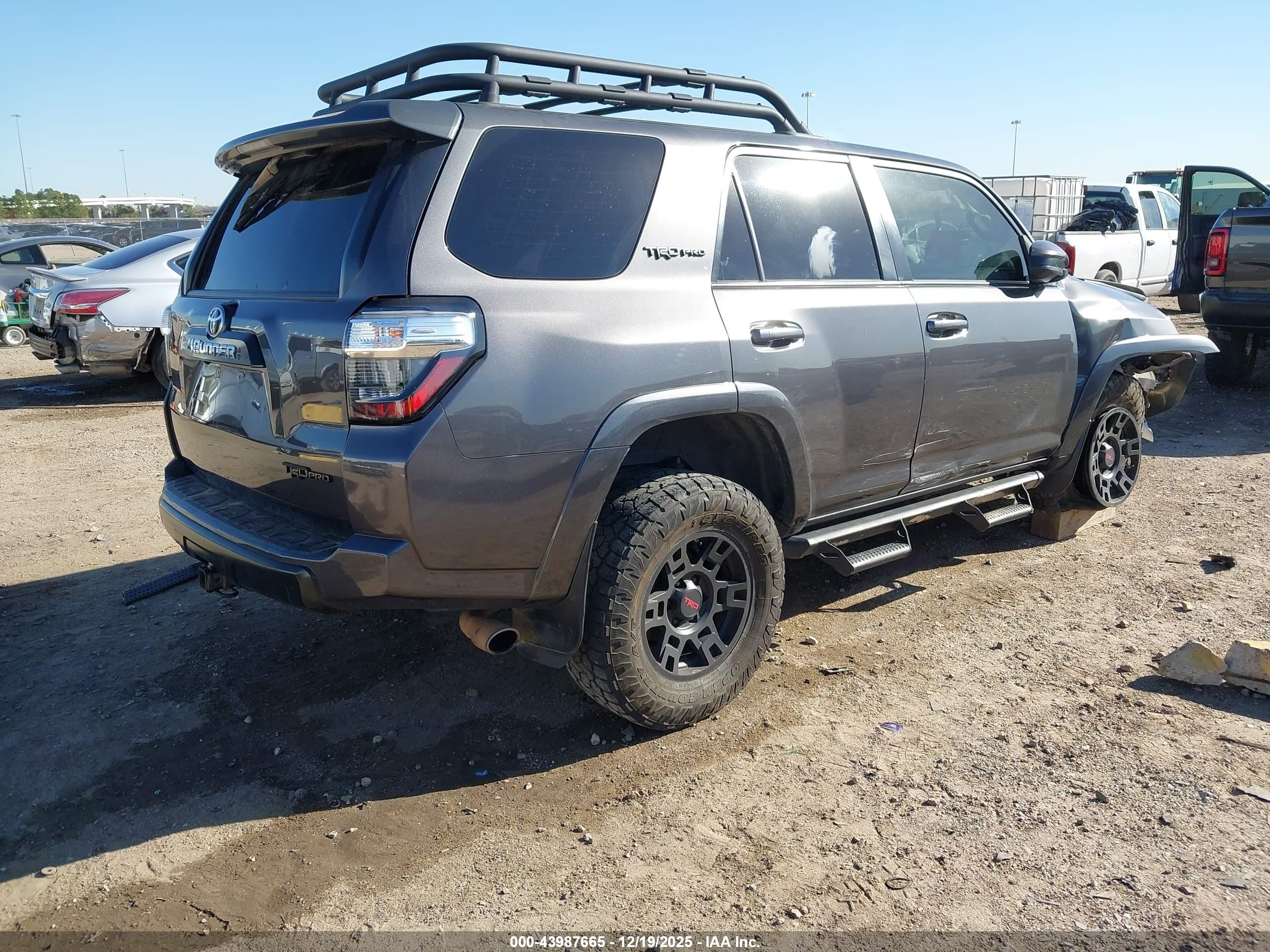 TOYOTA 4RUNNER image 4
