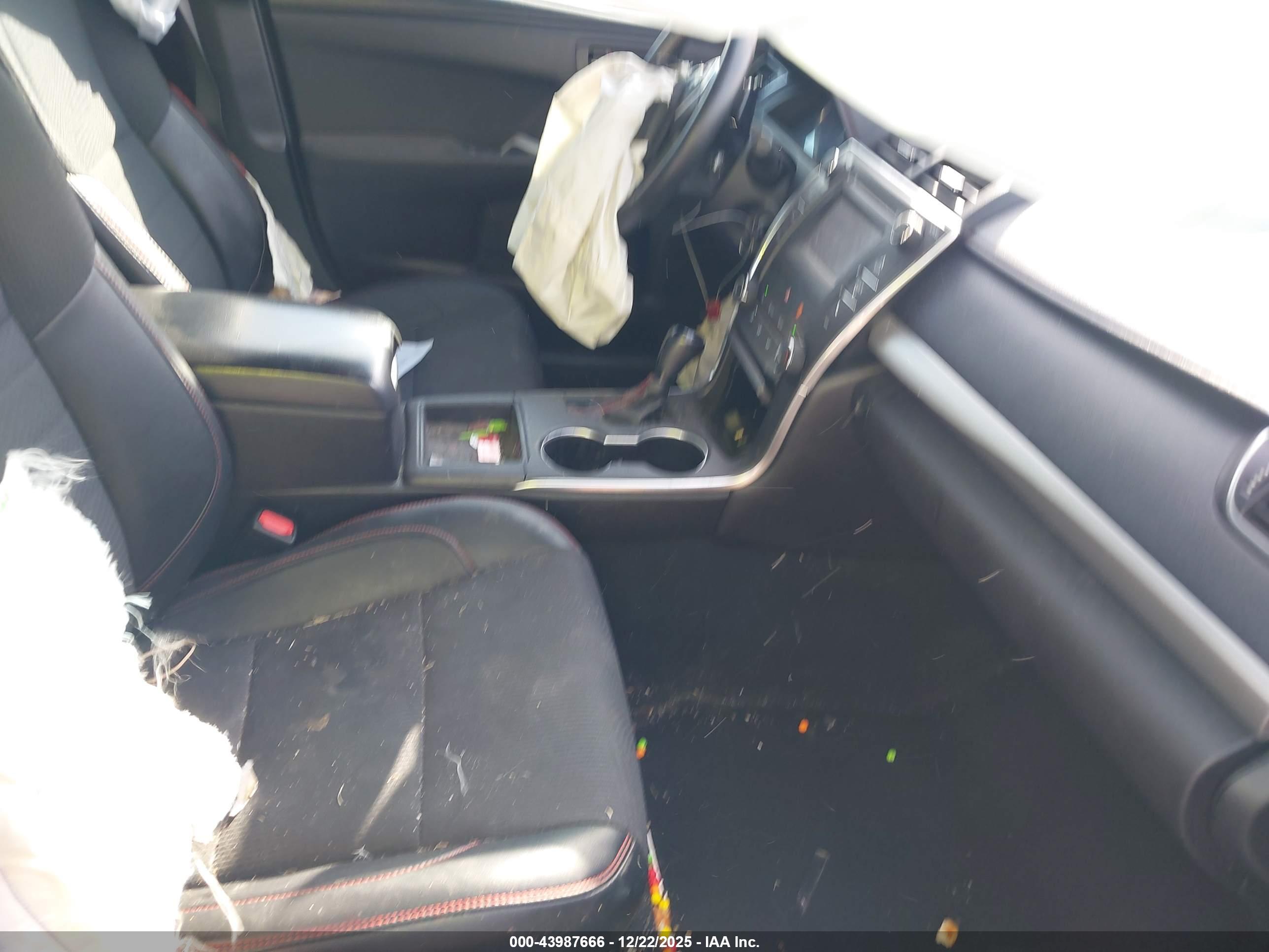 TOYOTA CAMRY image 5
