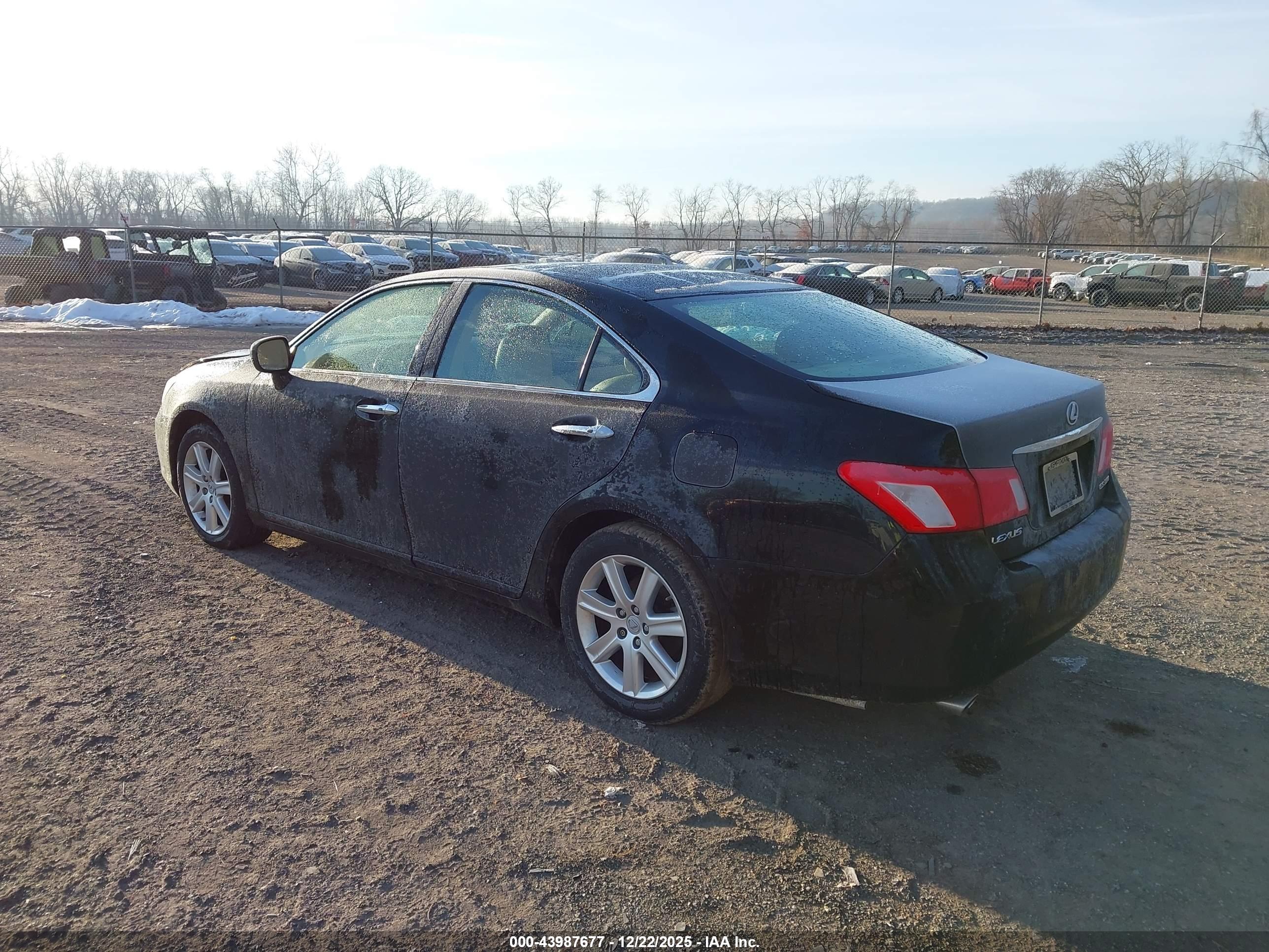 LEXUS ES image 3