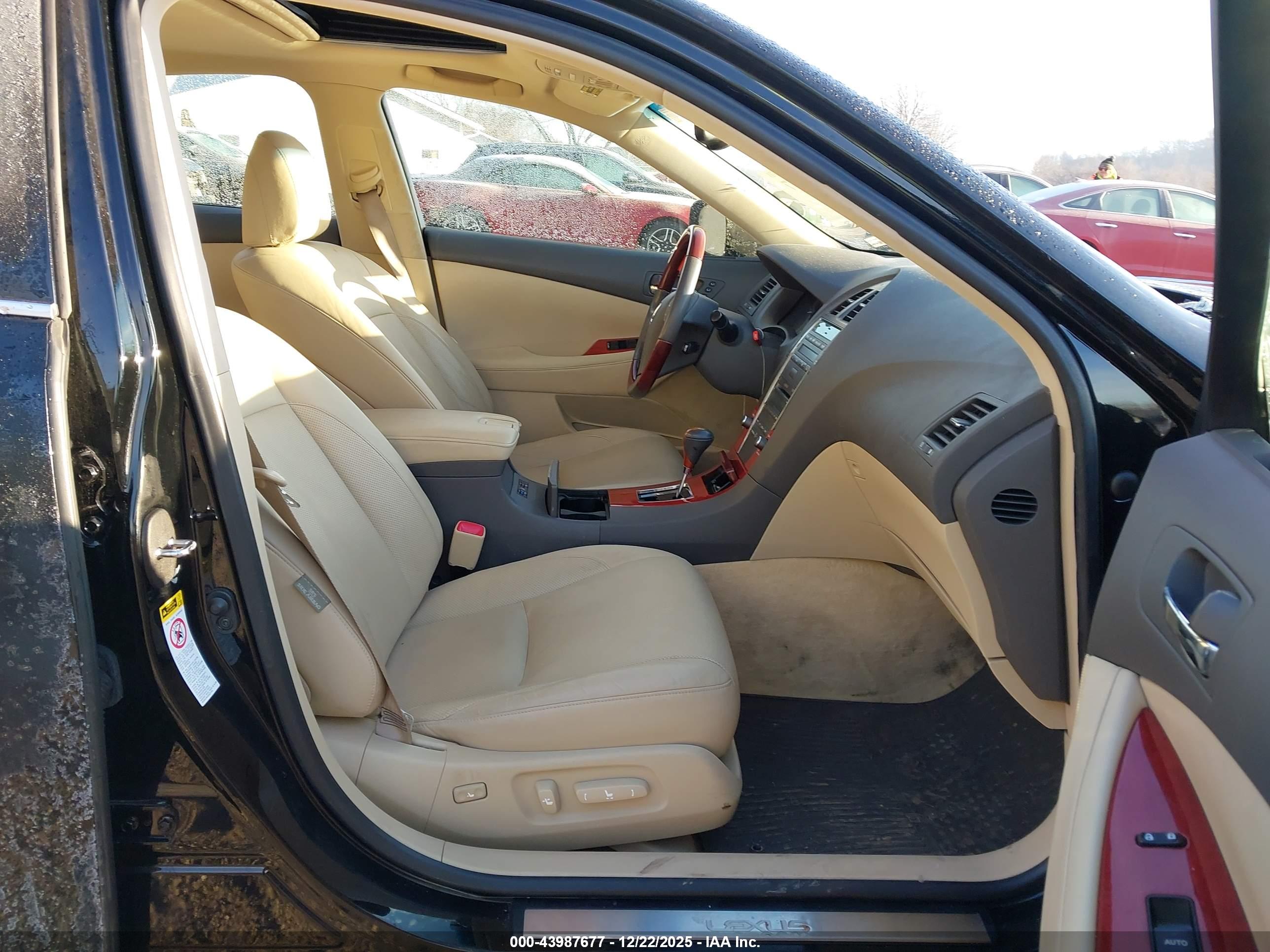 LEXUS ES image 5