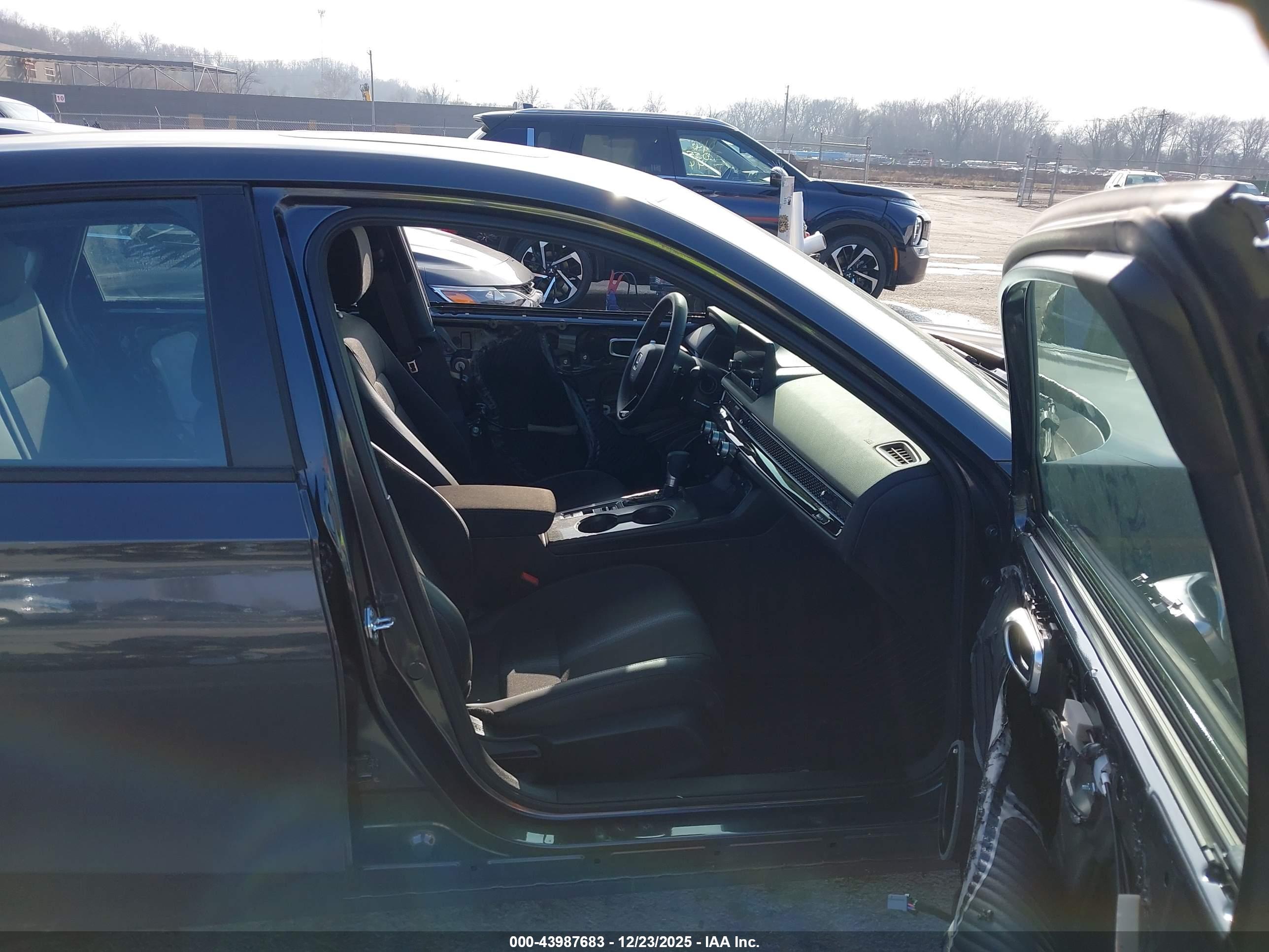 HONDA CIVIC image 5
