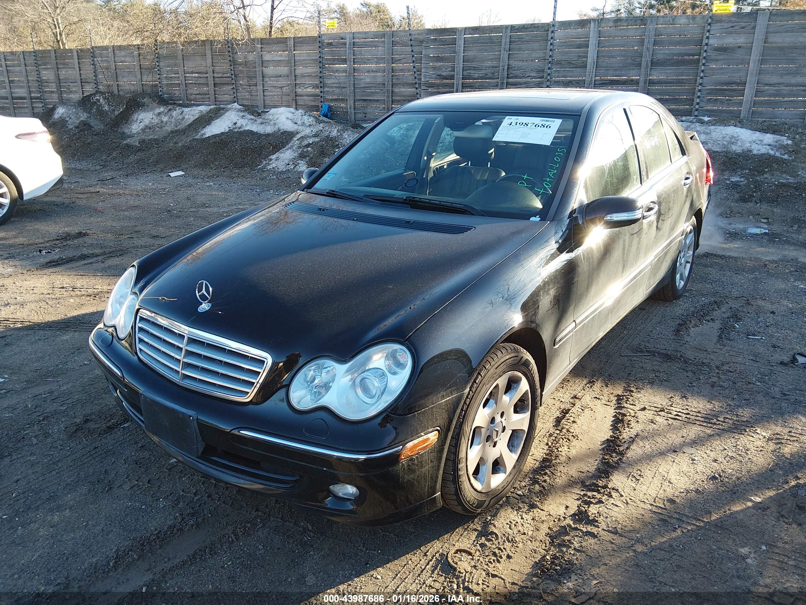 MERCEDES-BENZ C image 2