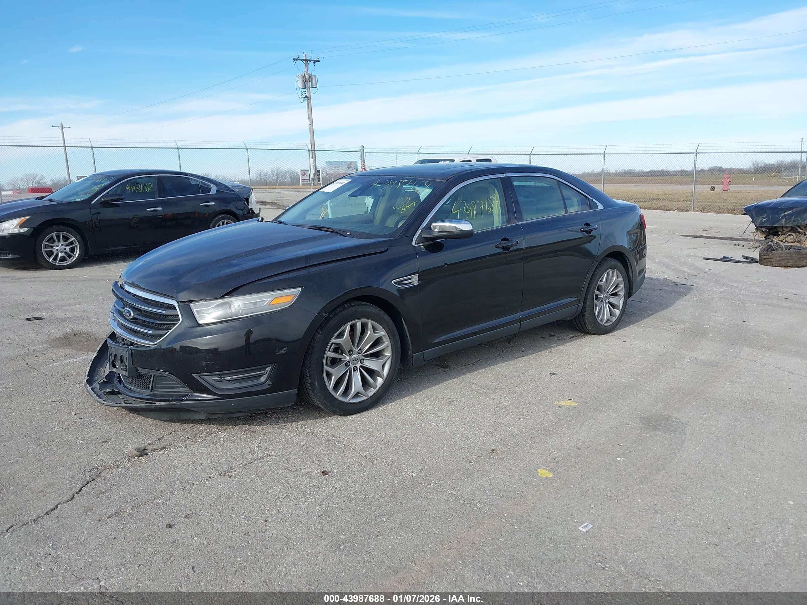 FORD TAURUS image 2