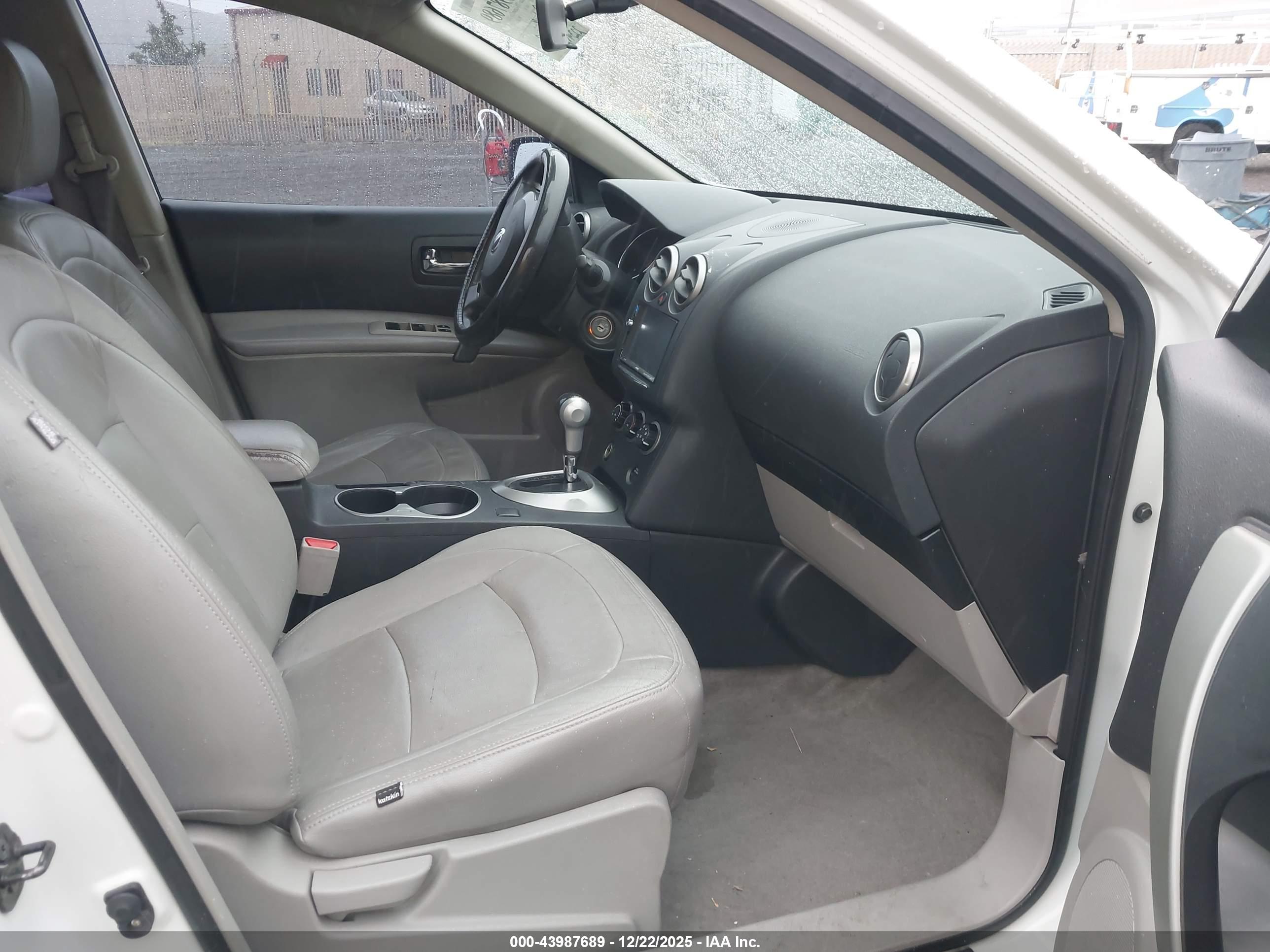 NISSAN ROGUE image 5
