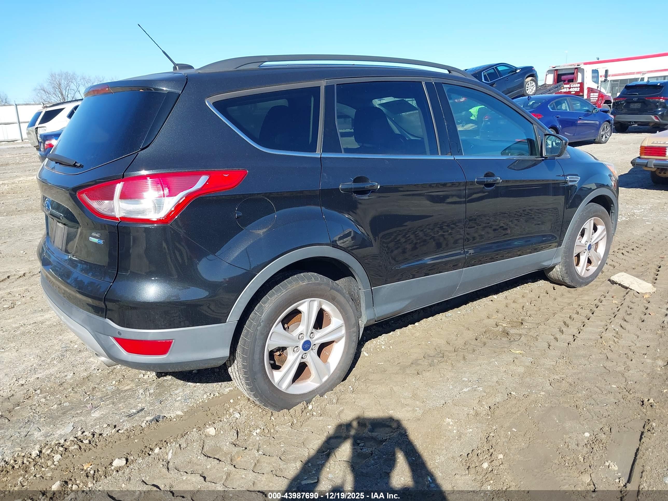 FORD ESCAPE image 4