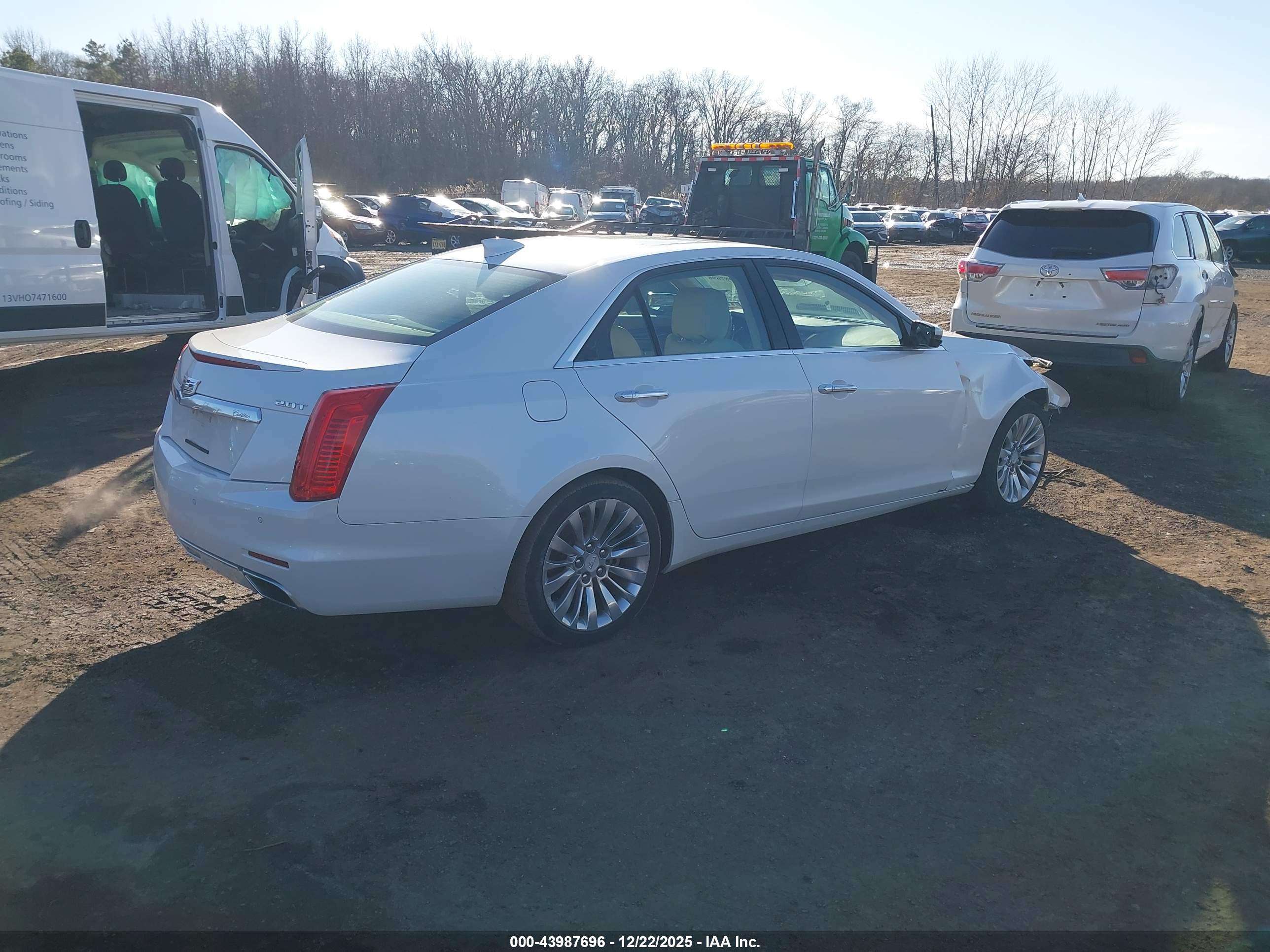 CADILLAC CTS image 4