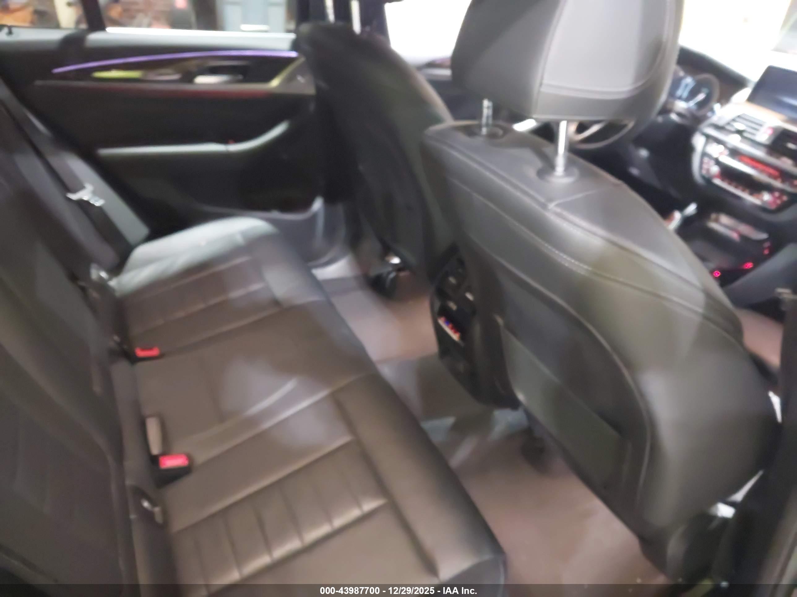 BMW X3 image 8