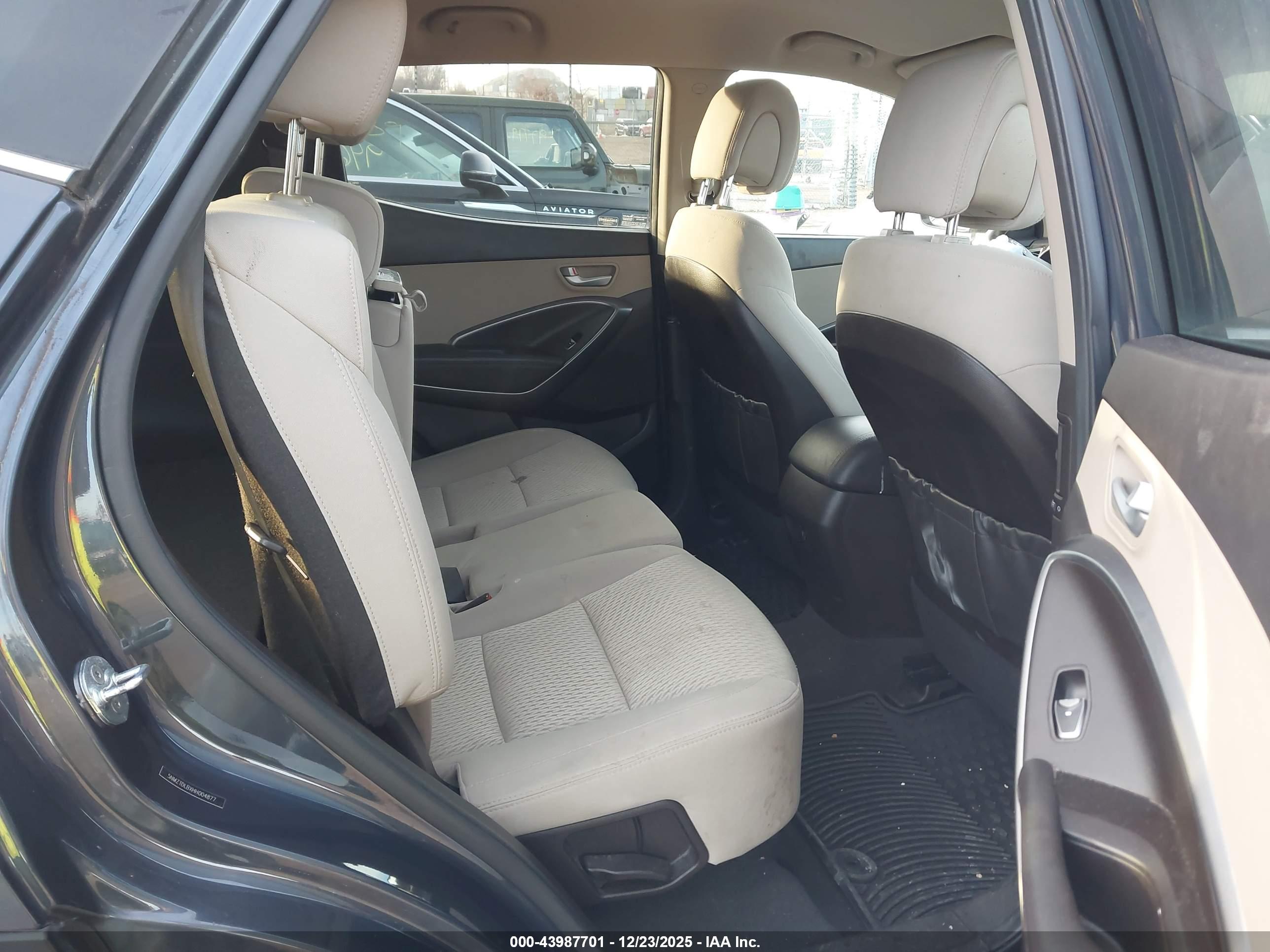 HYUNDAI SANTA image 8