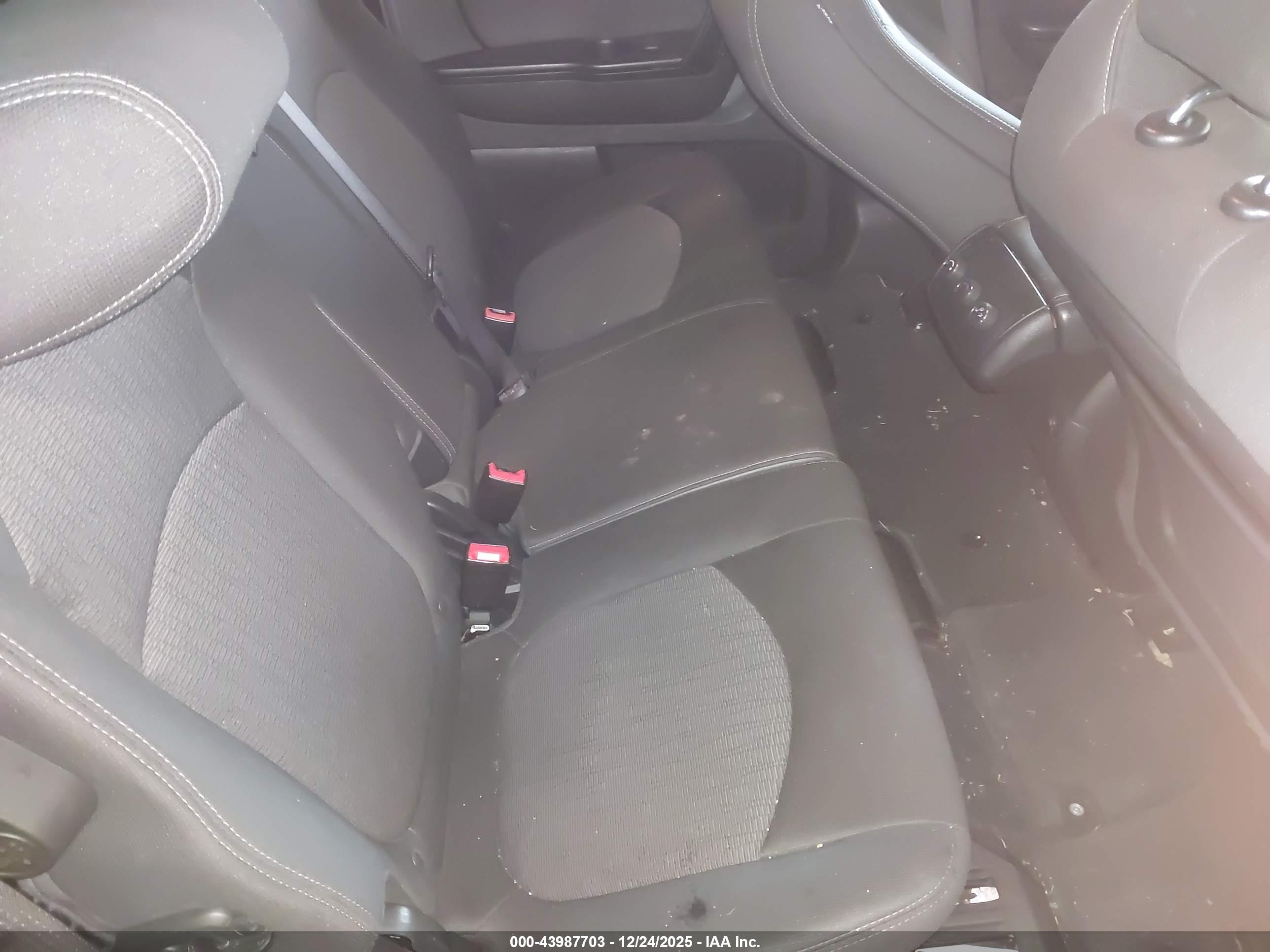 CHEVROLET TRAVERSE image 8