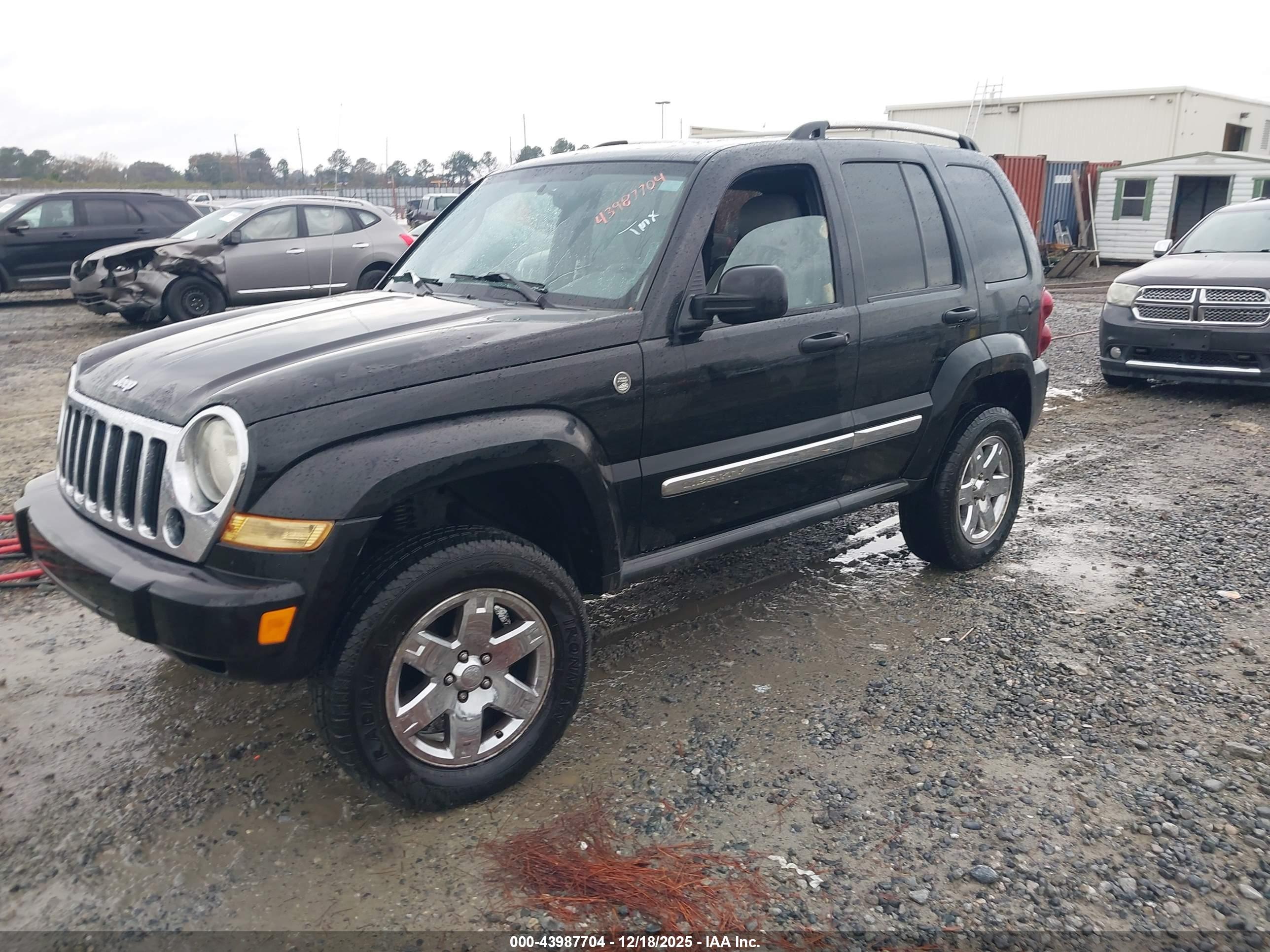 JEEP LIBERTY image 2