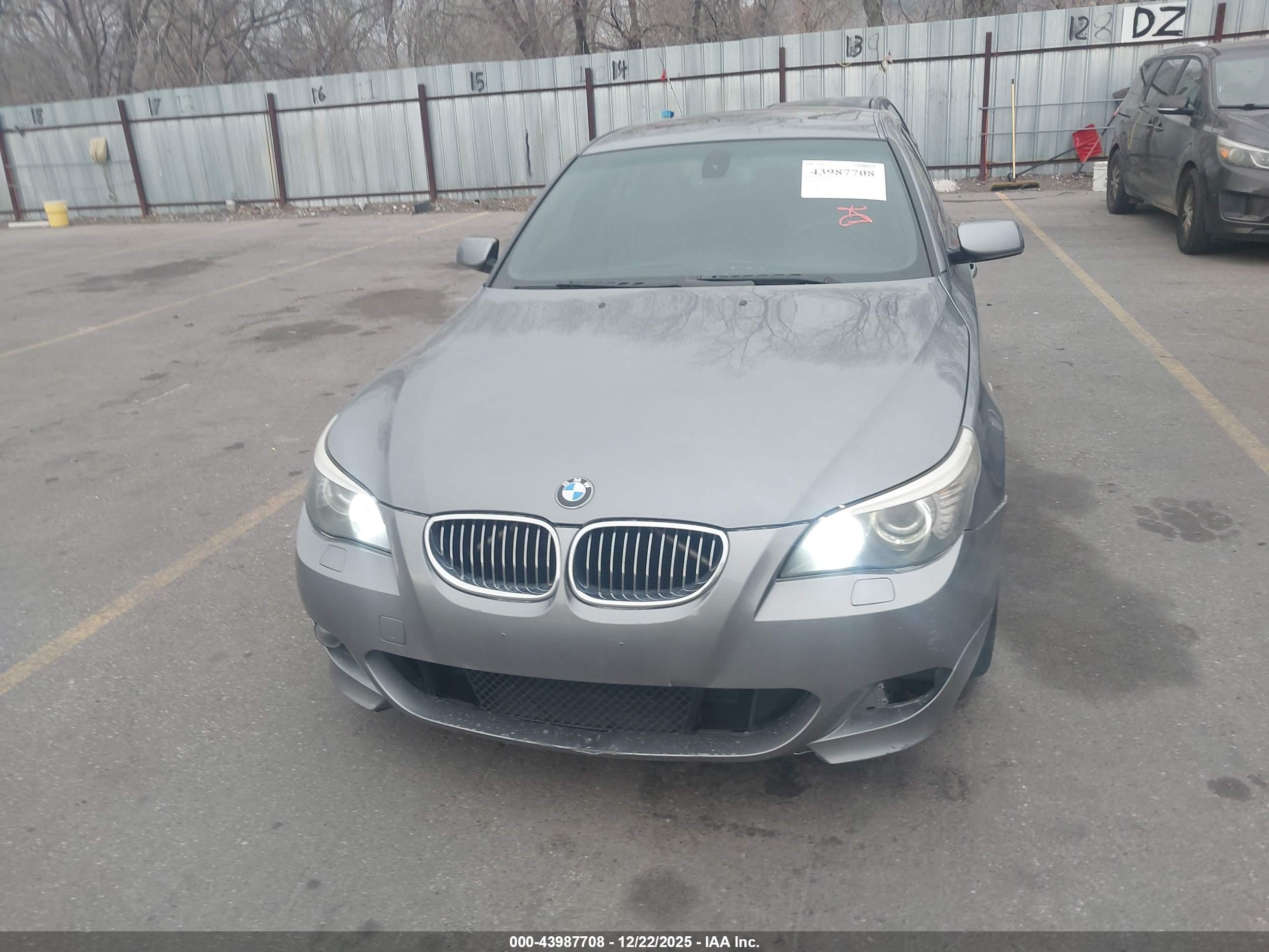 BMW 528I image 6