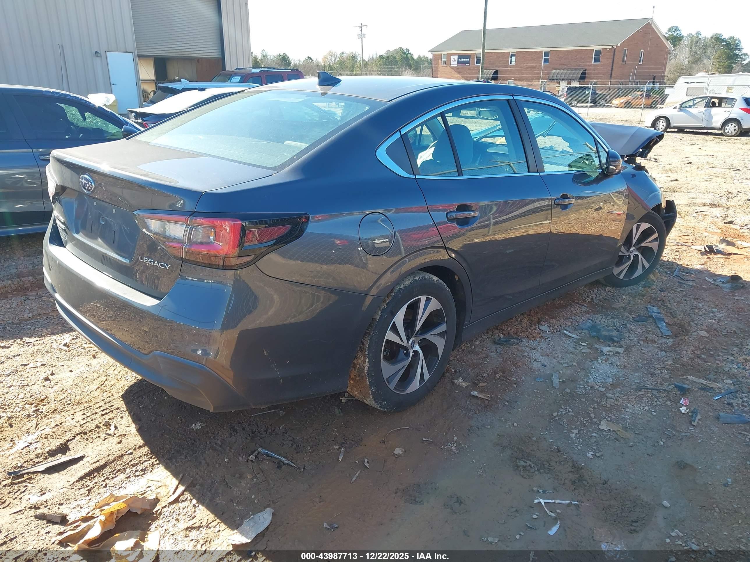 SUBARU LEGACY image 4