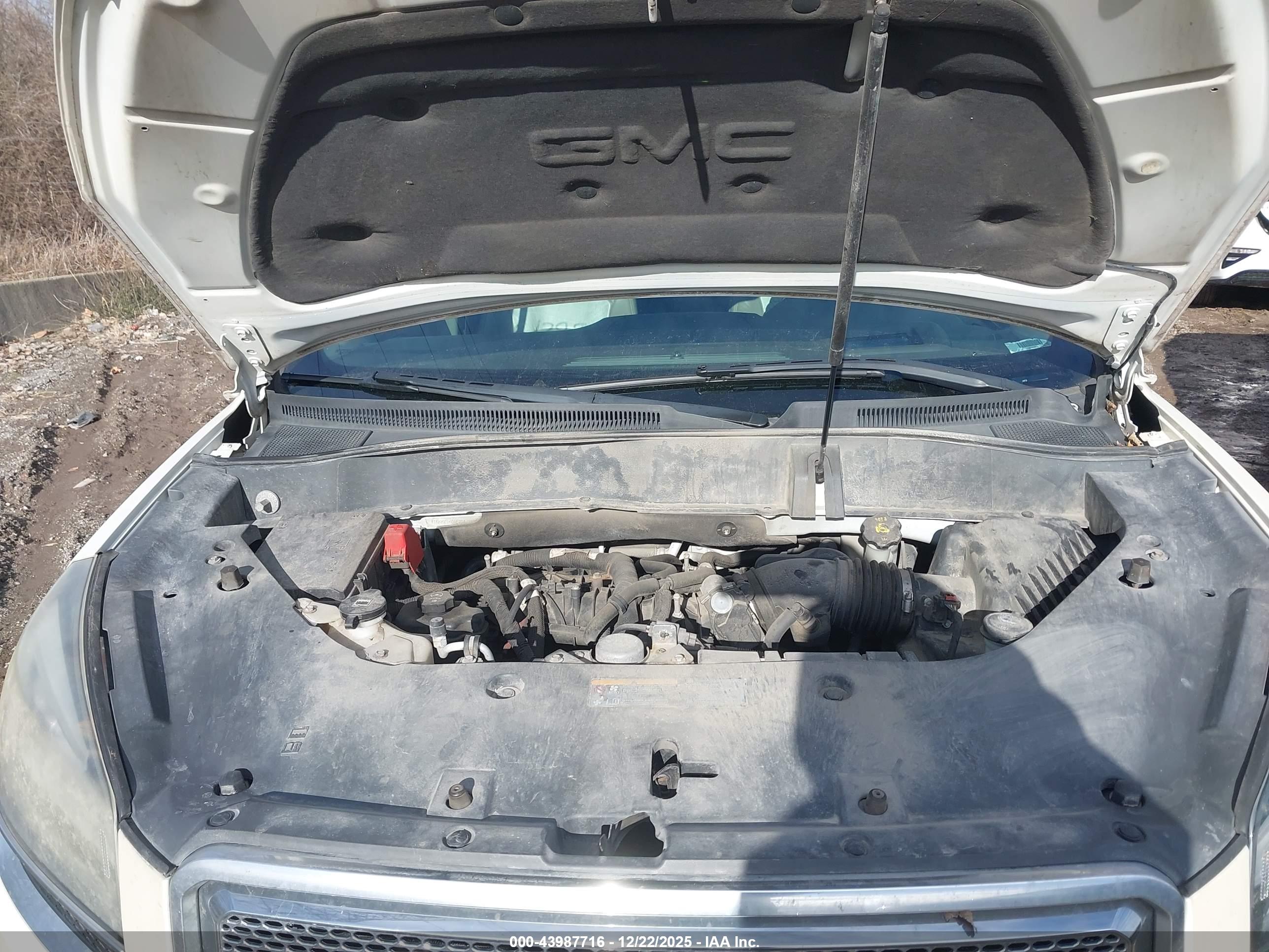 GMC ACADIA image 10
