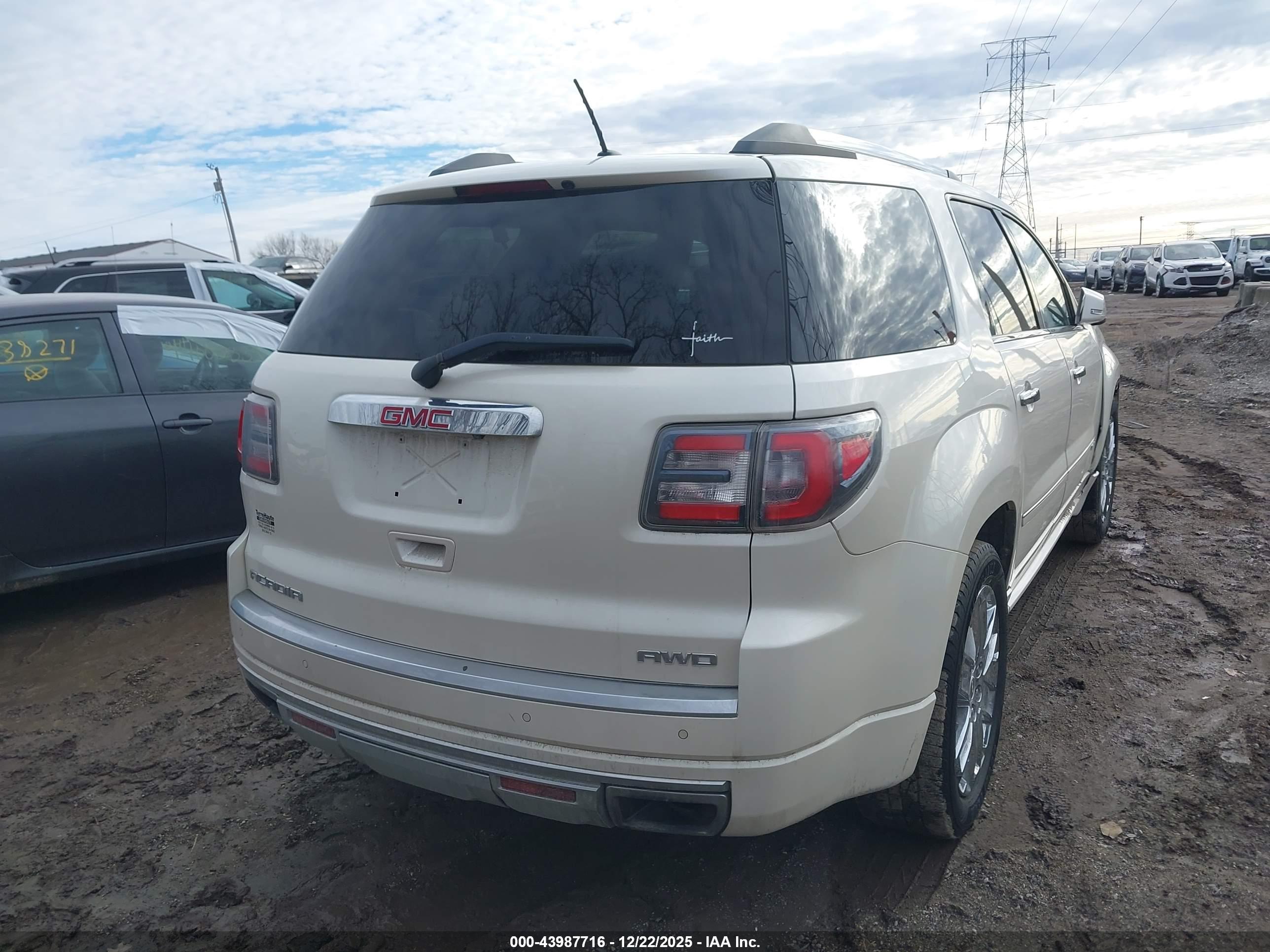 GMC ACADIA image 4