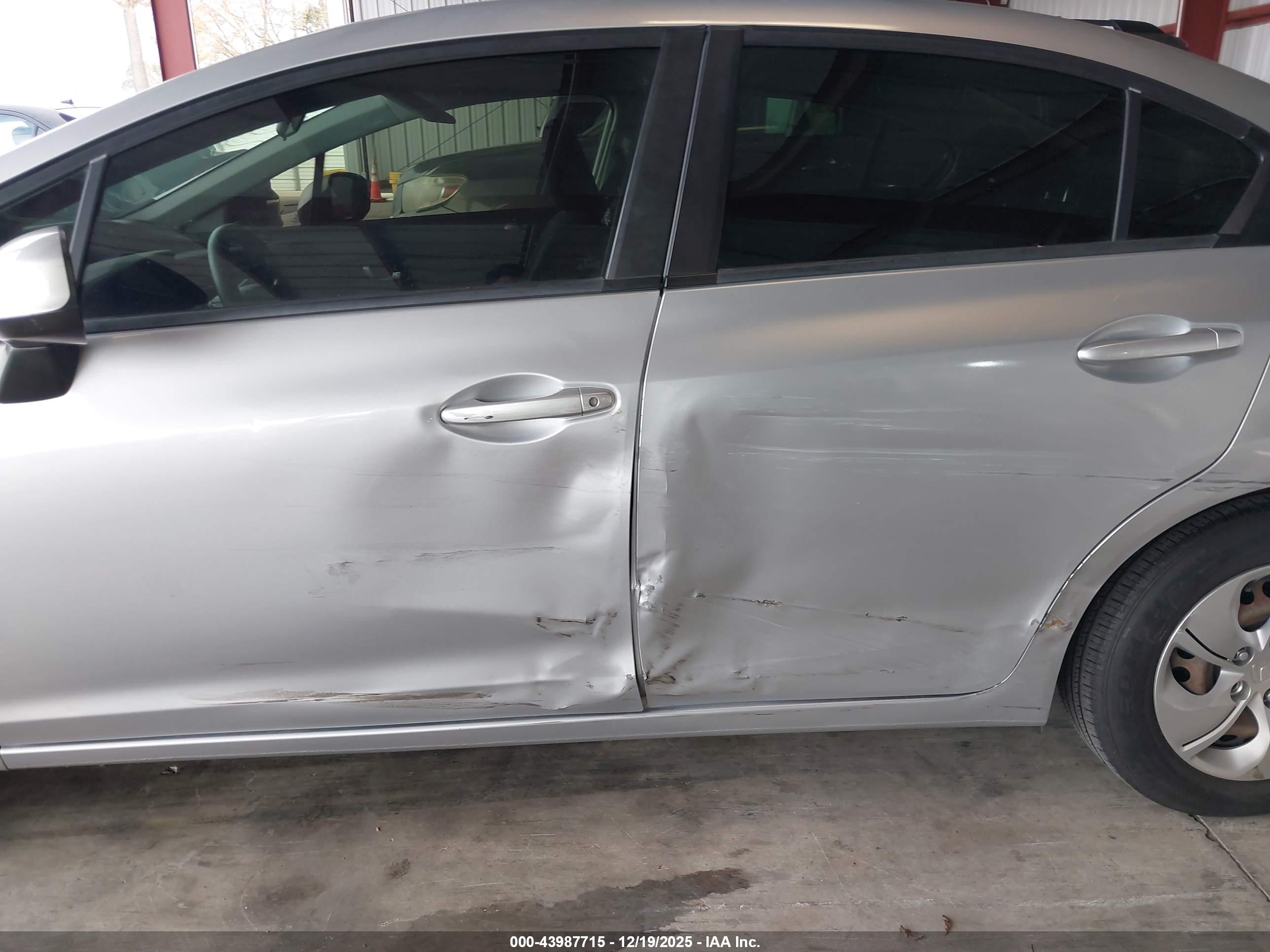 HONDA CIVIC image 6