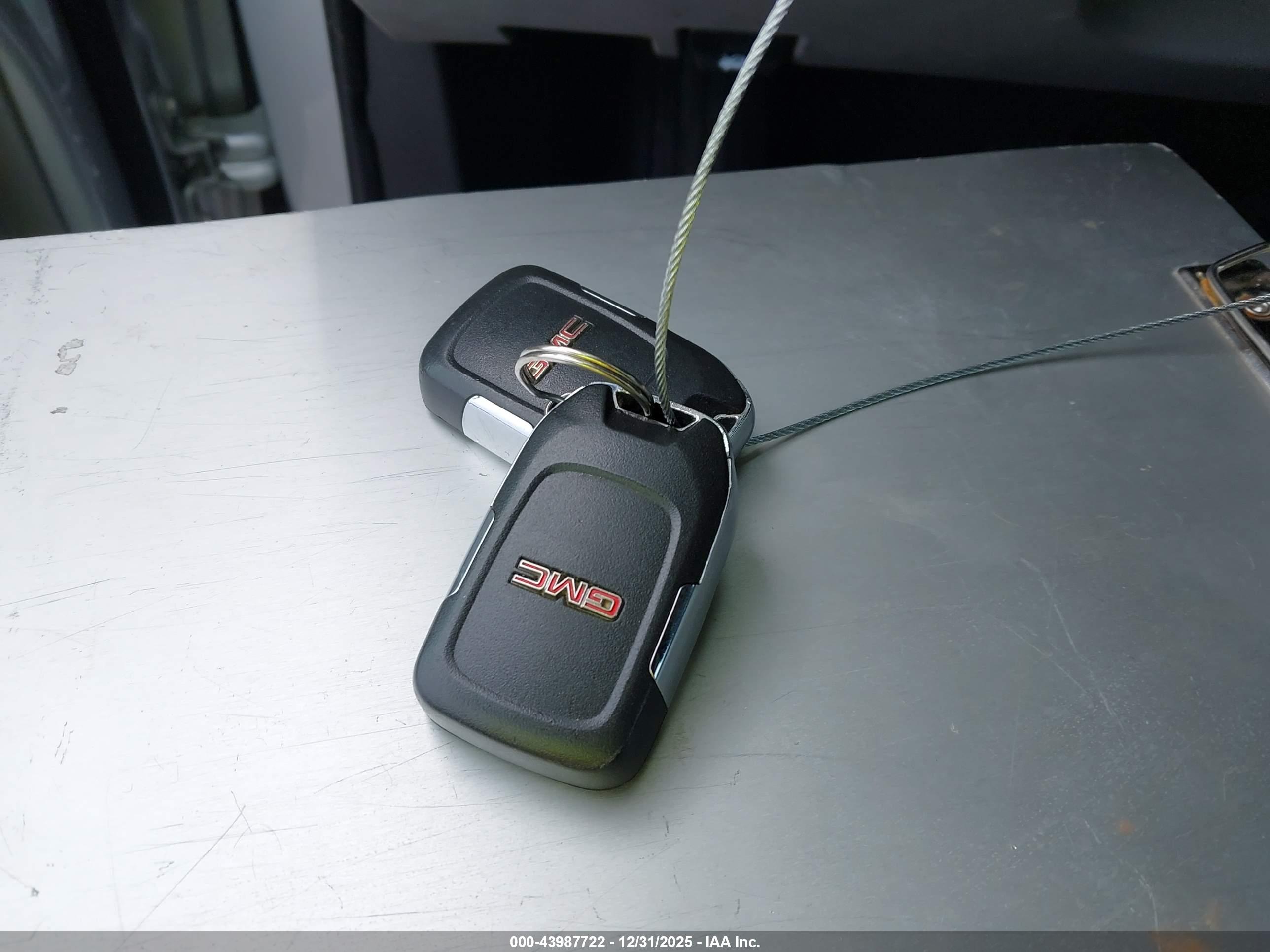 GMC TERRAIN image 11