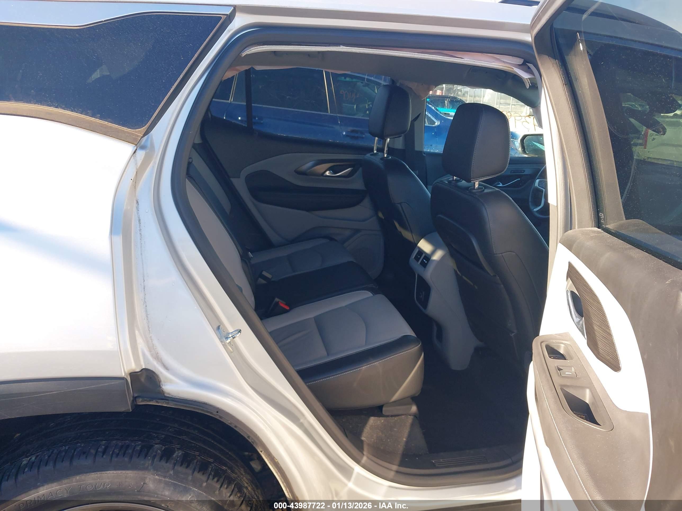 GMC TERRAIN image 8