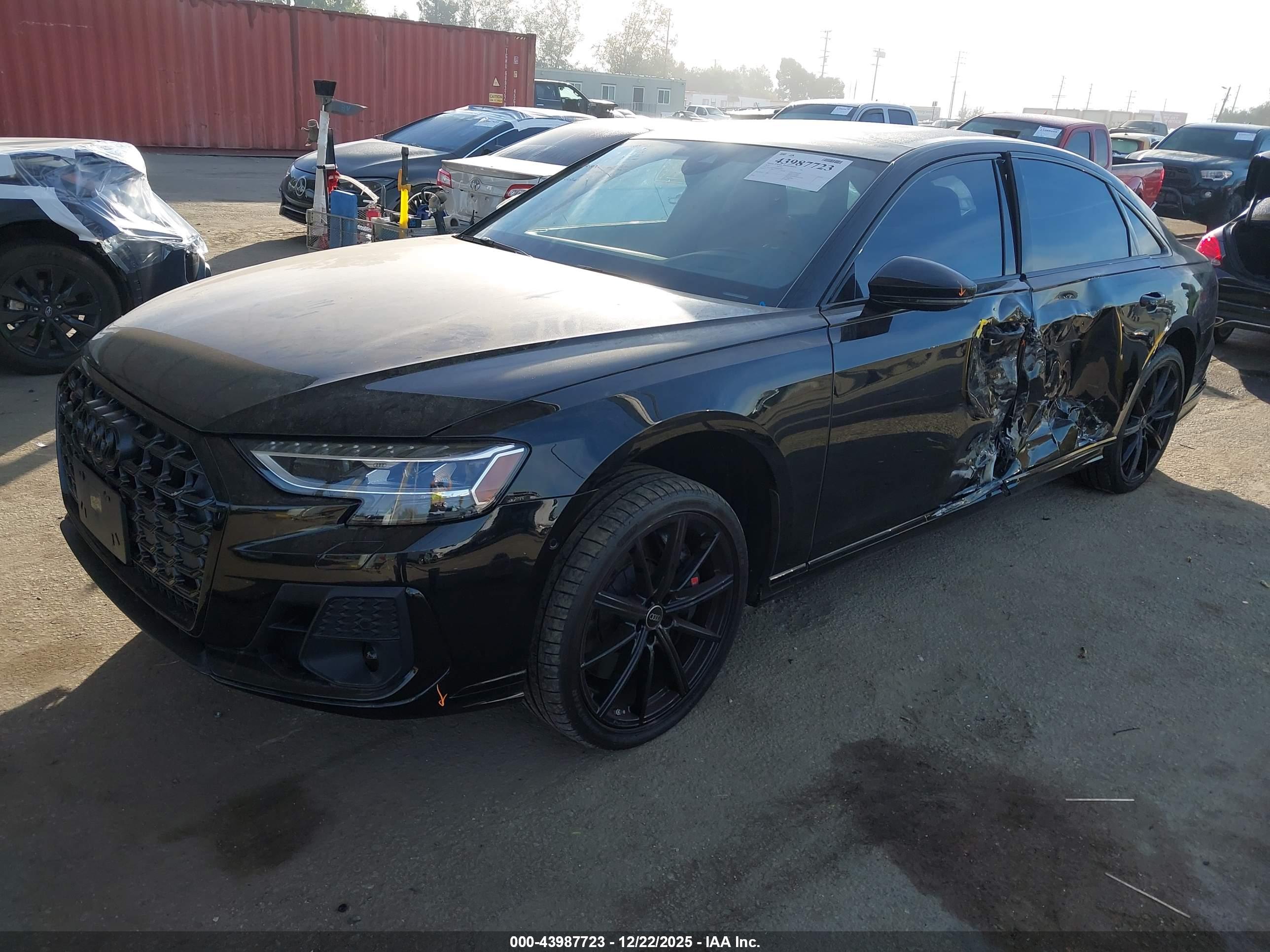 AUDI S8 image 2