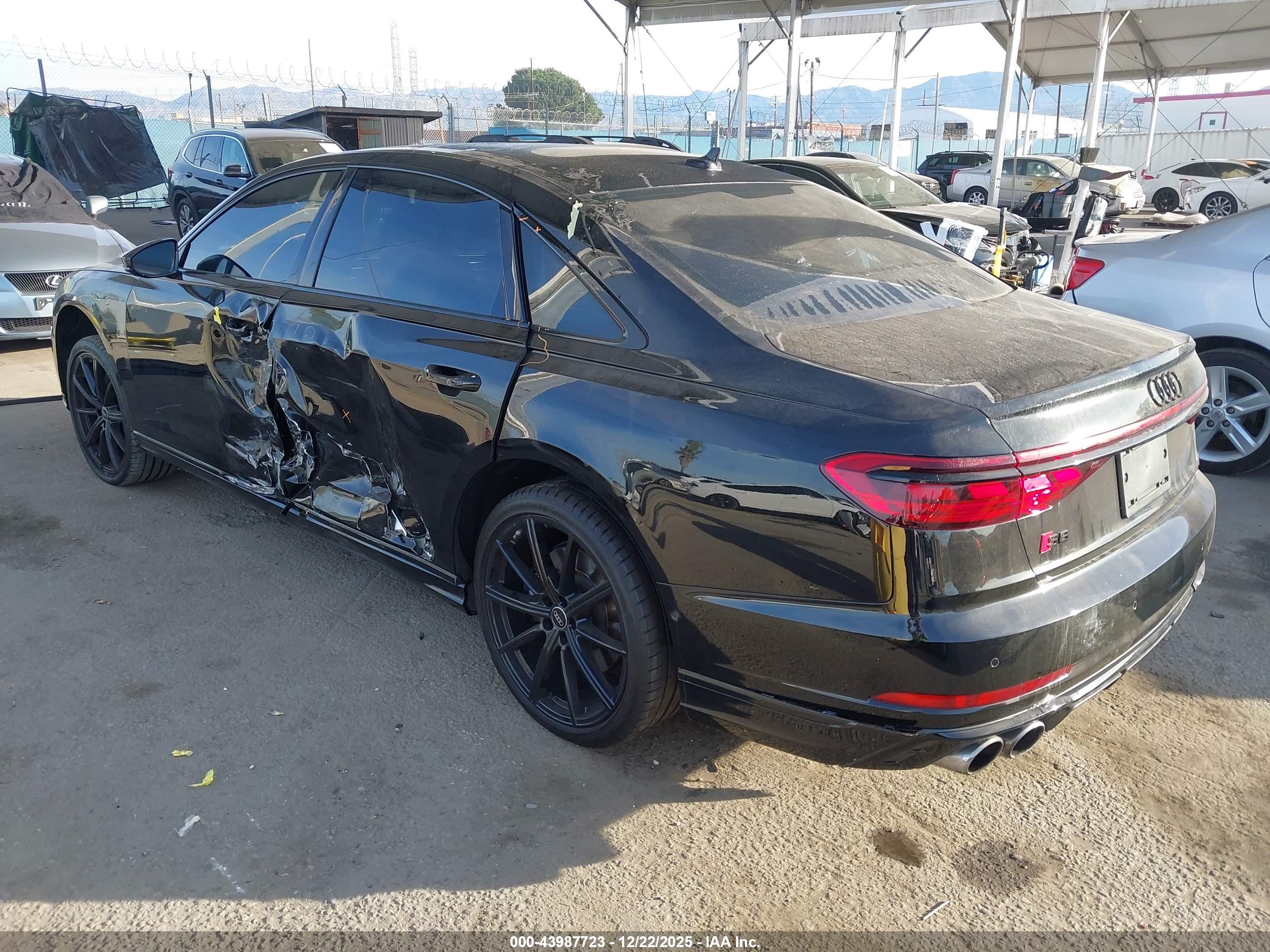 AUDI S8 image 3