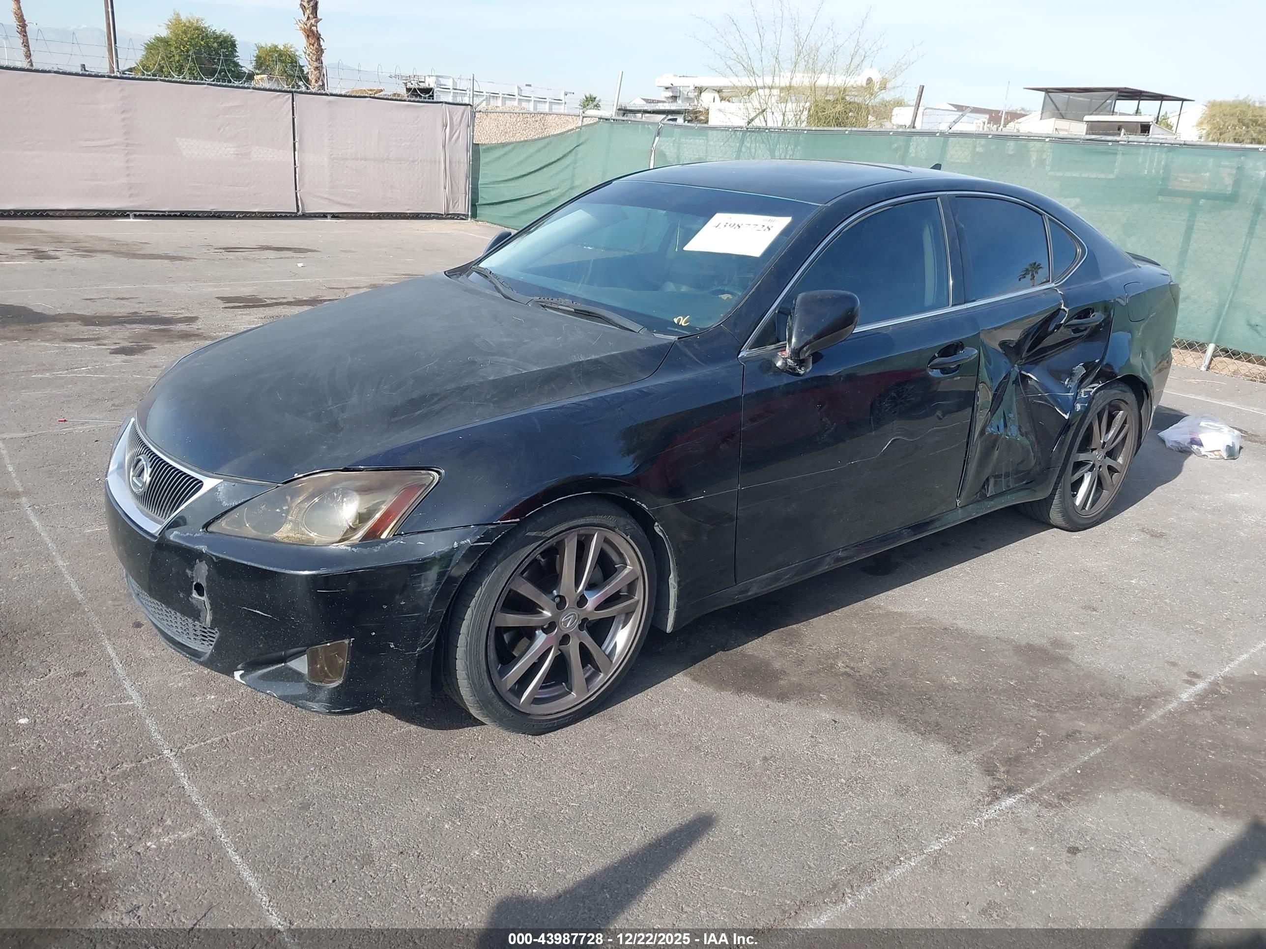 LEXUS IS image 2