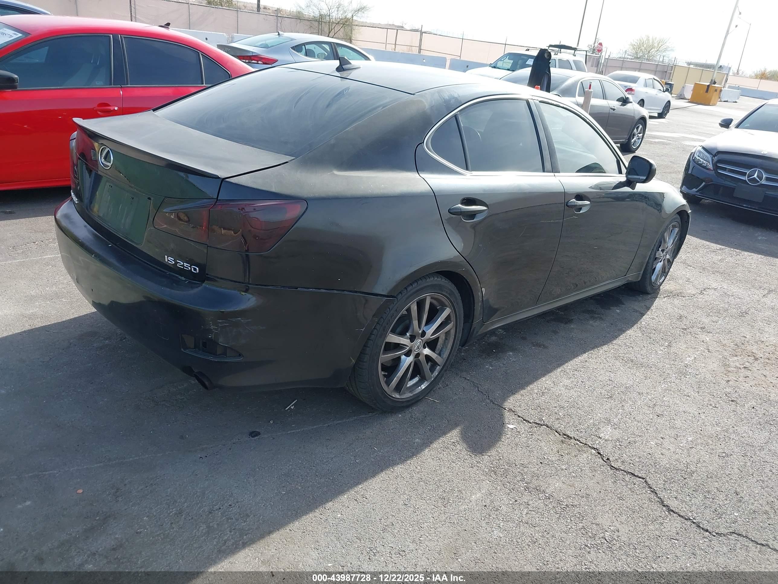 LEXUS IS image 4