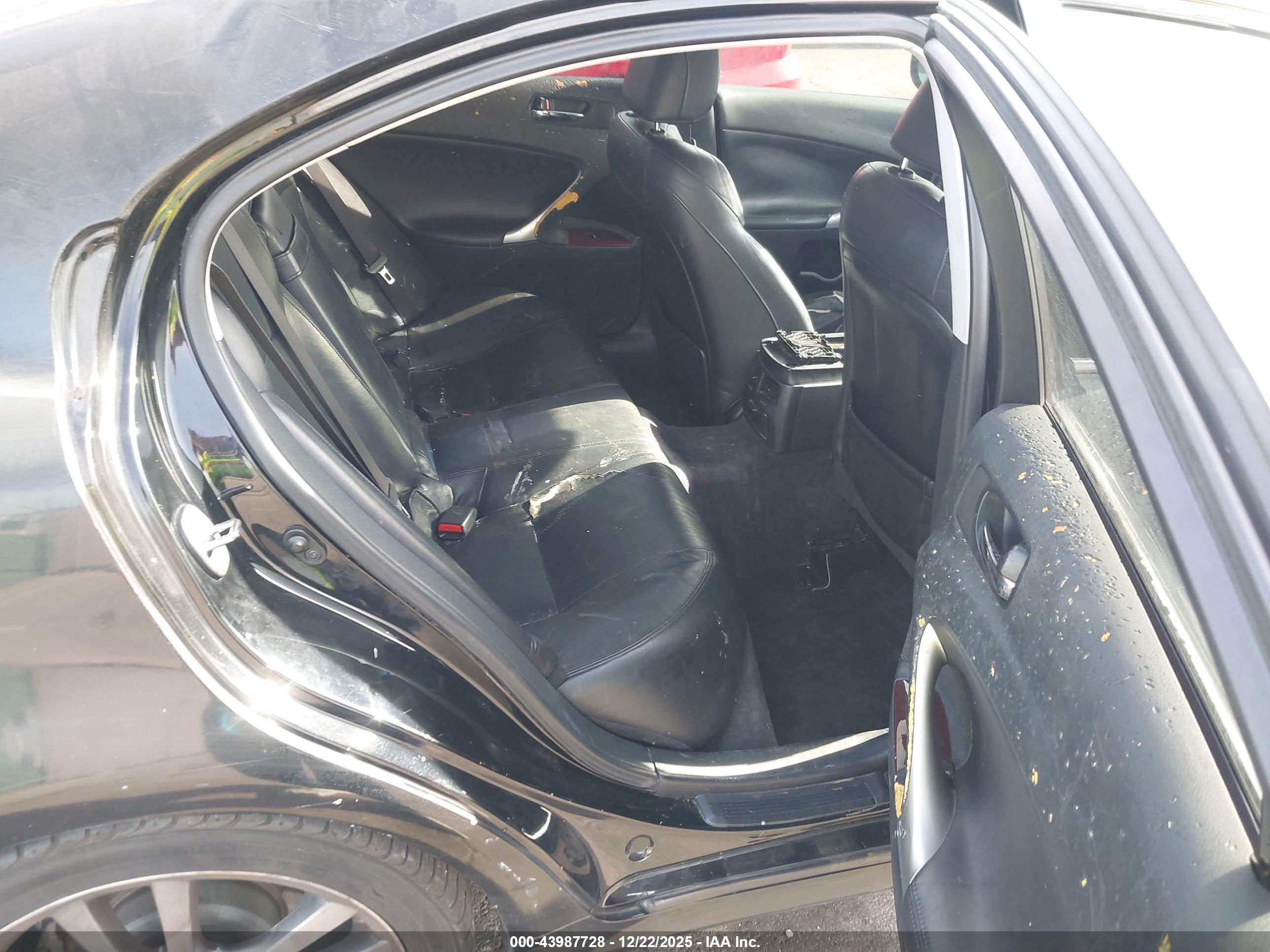 LEXUS IS image 8