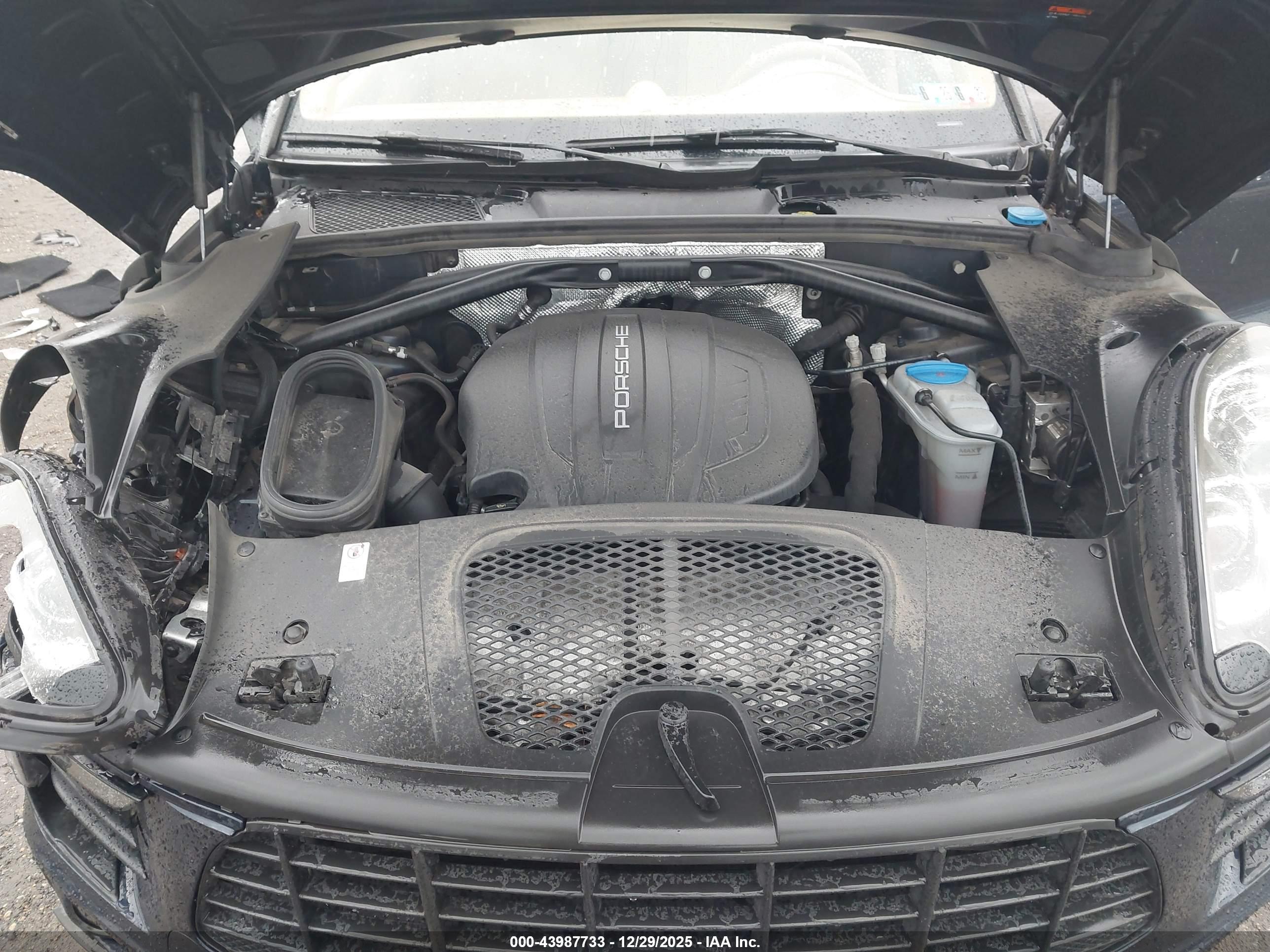 PORSCHE MACAN image 10