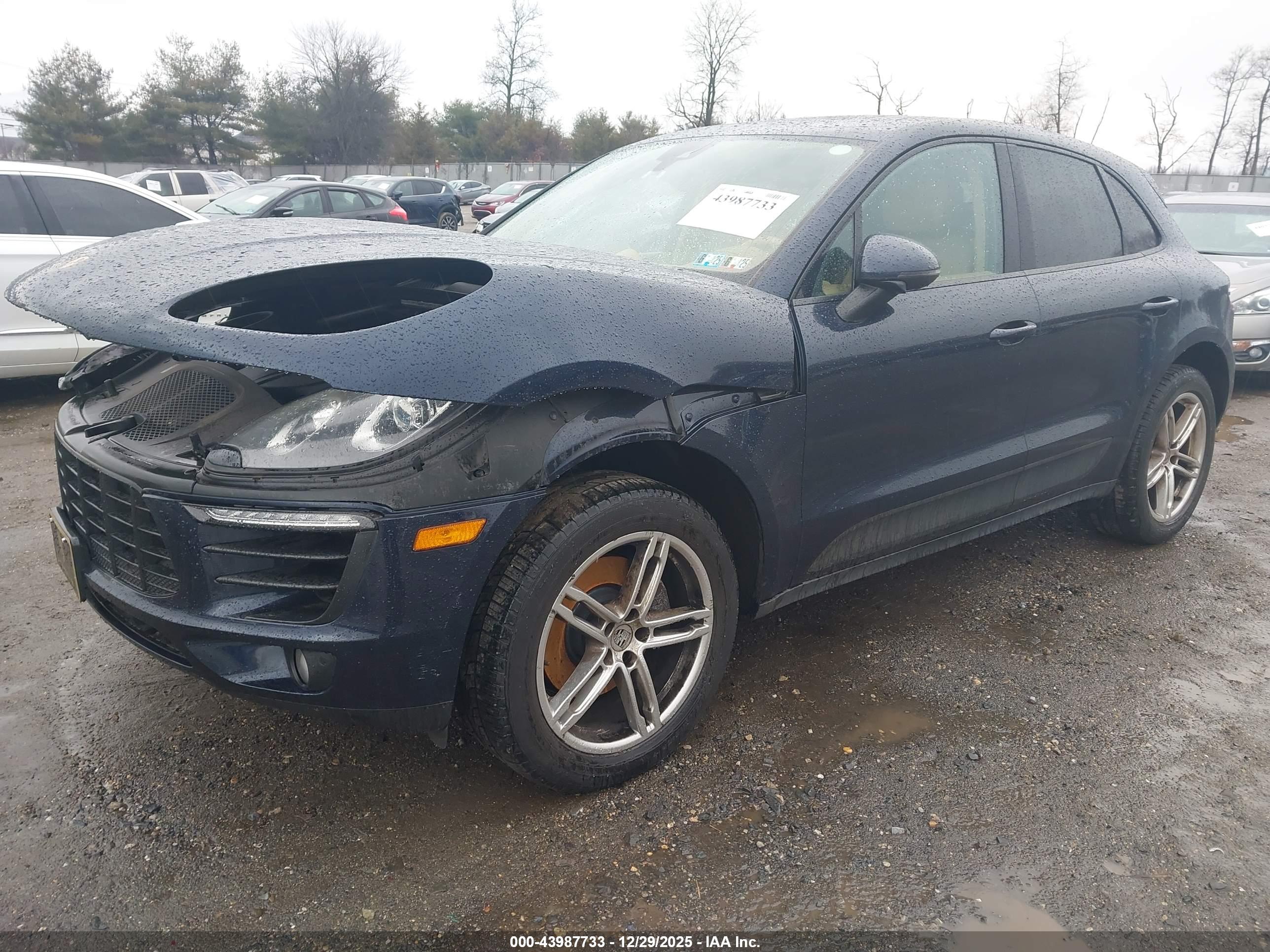 PORSCHE MACAN image 2
