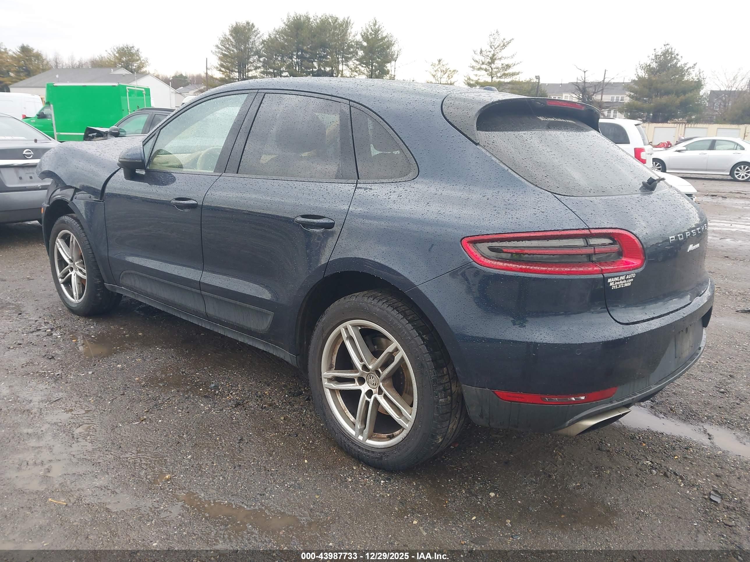 PORSCHE MACAN image 3