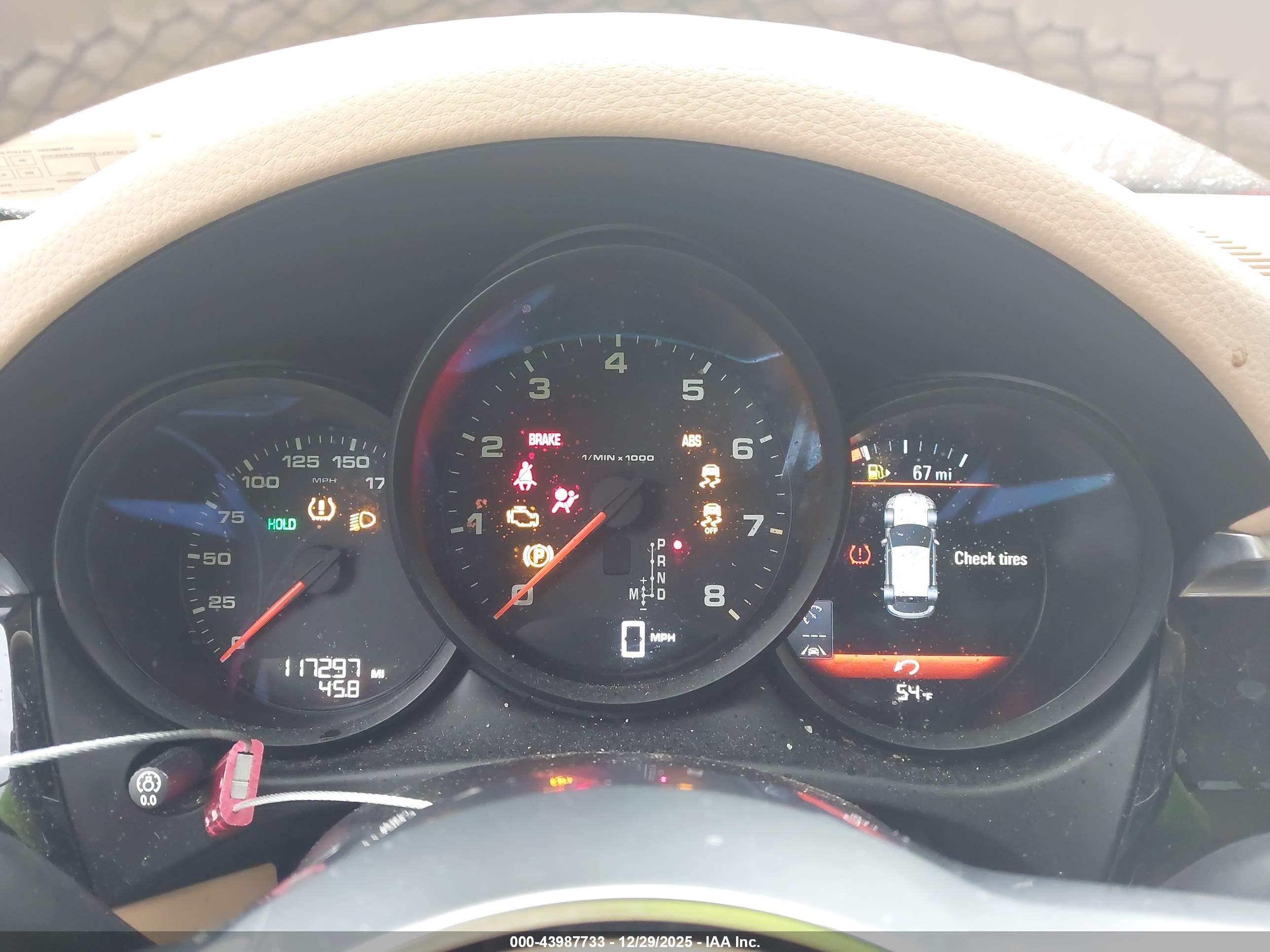 PORSCHE MACAN image 7