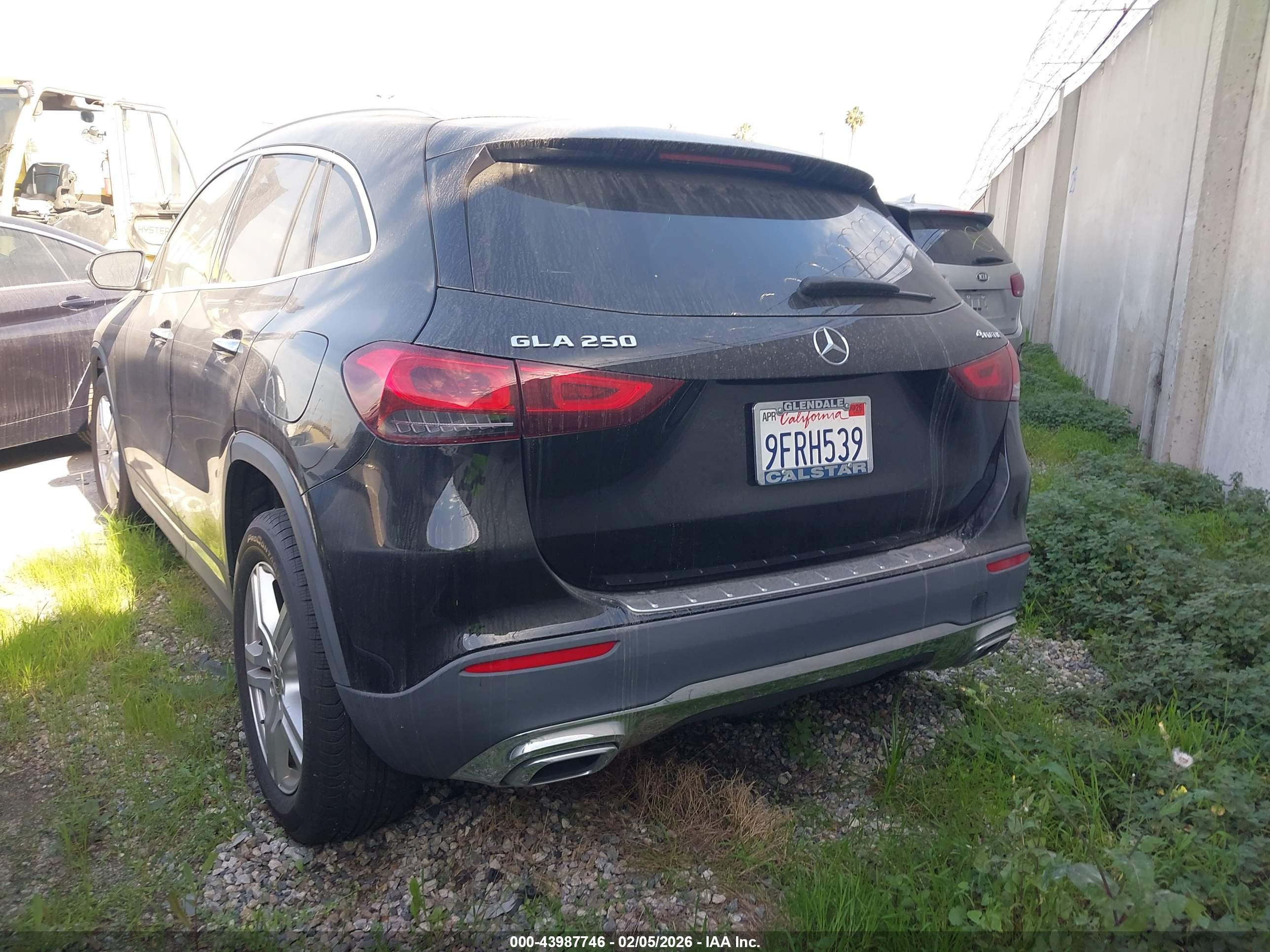 MERCEDES-BENZ GLA image 3