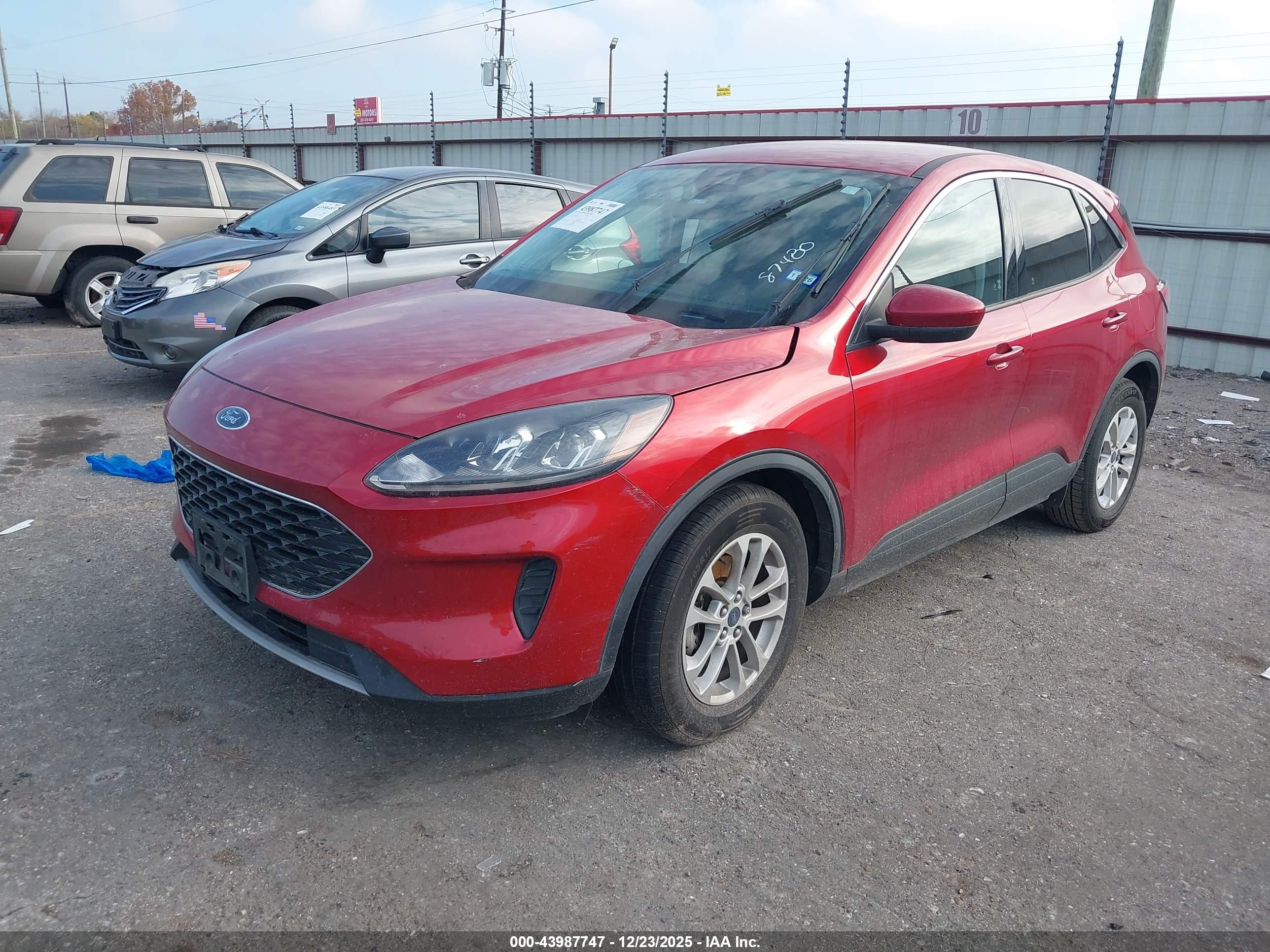 FORD ESCAPE image 2