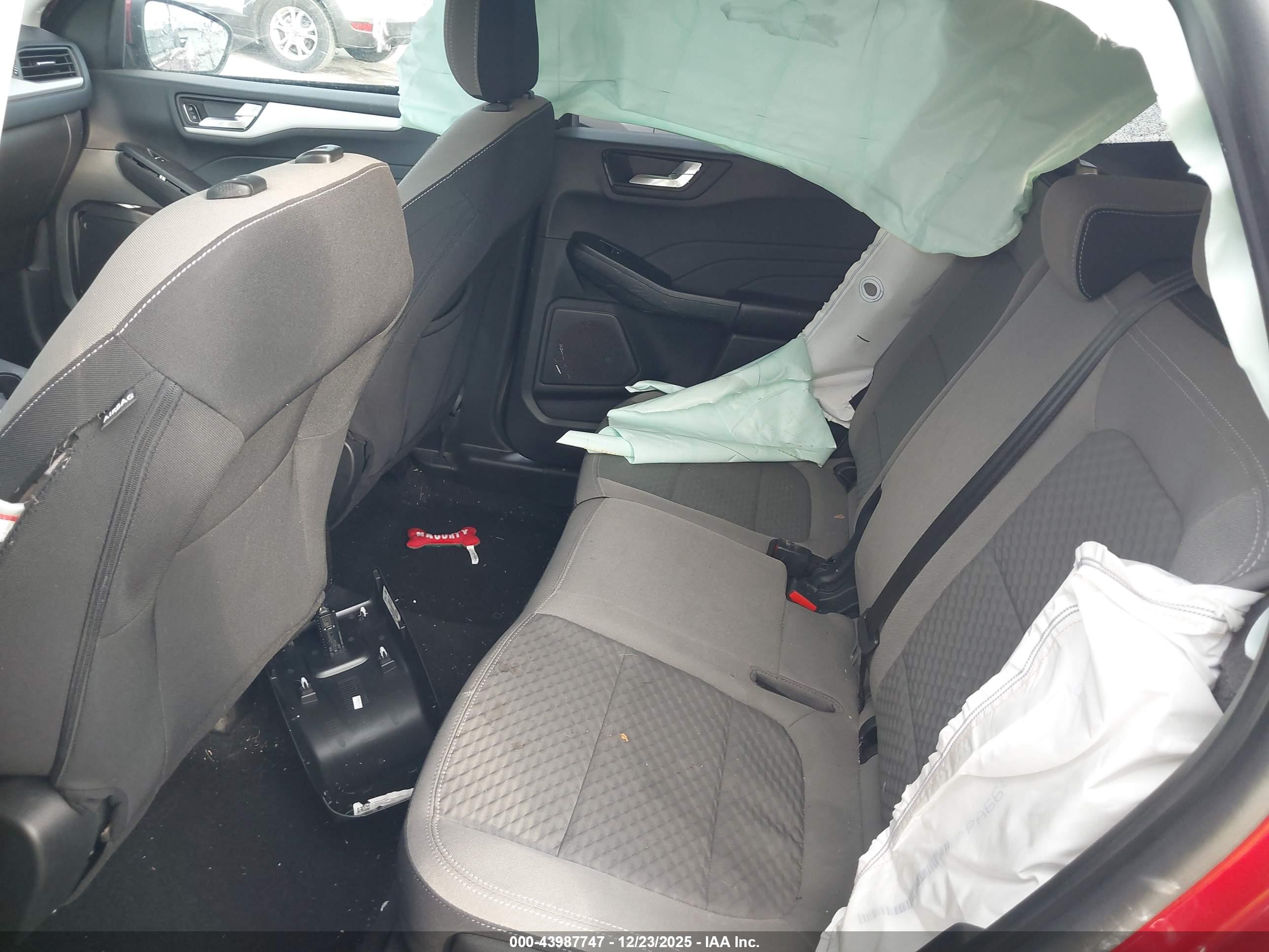 FORD ESCAPE image 8