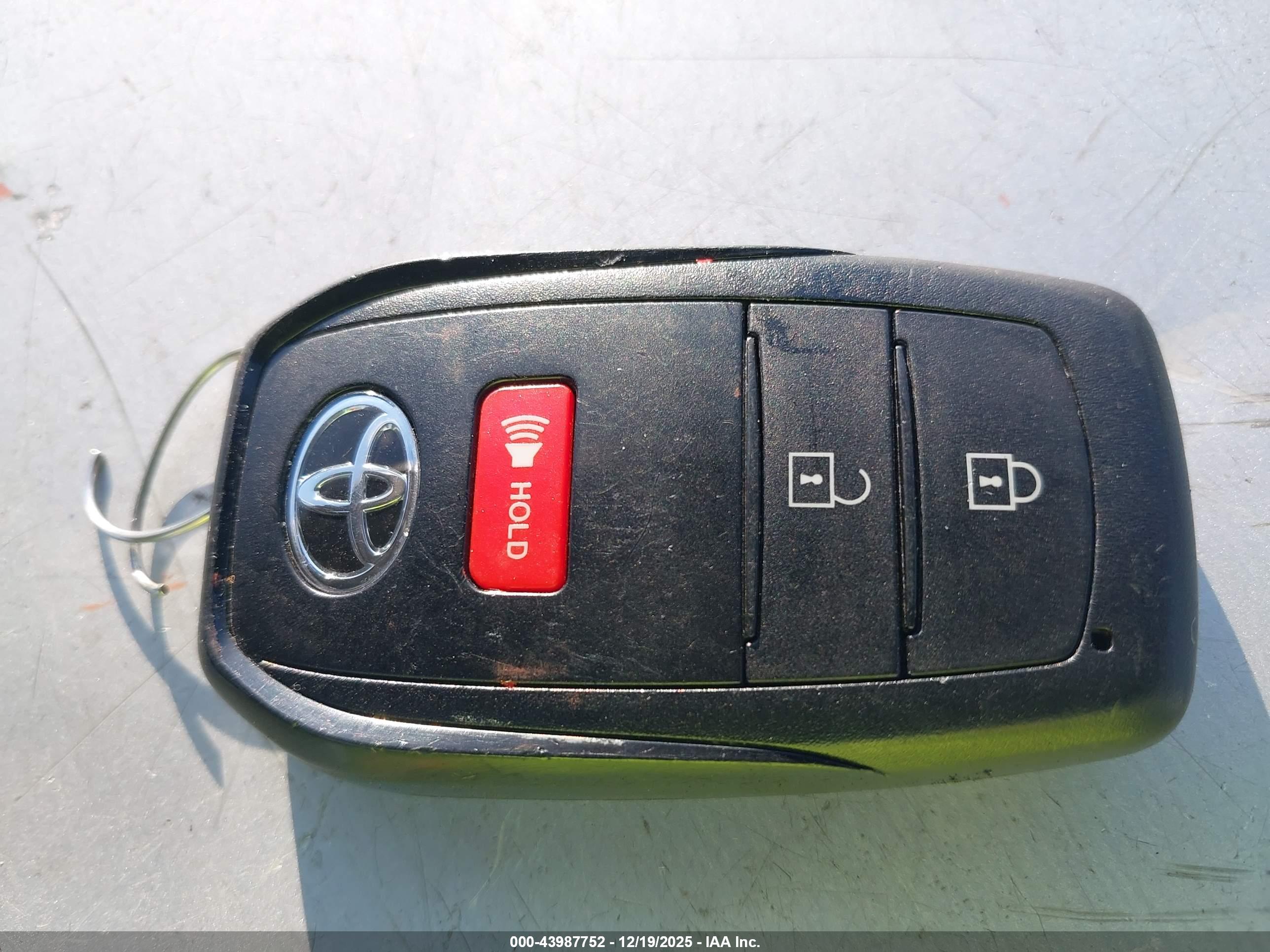 TOYOTA TACOMA image 11