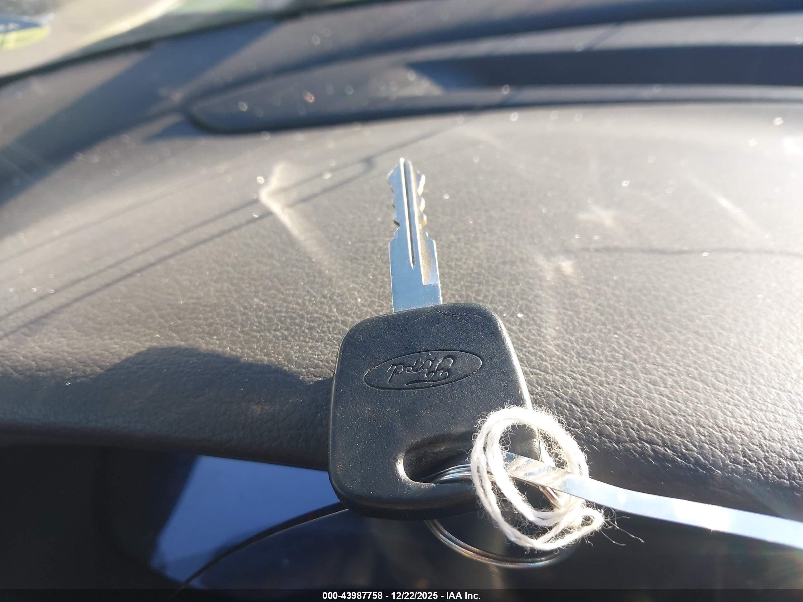 FORD MUSTANG image 11