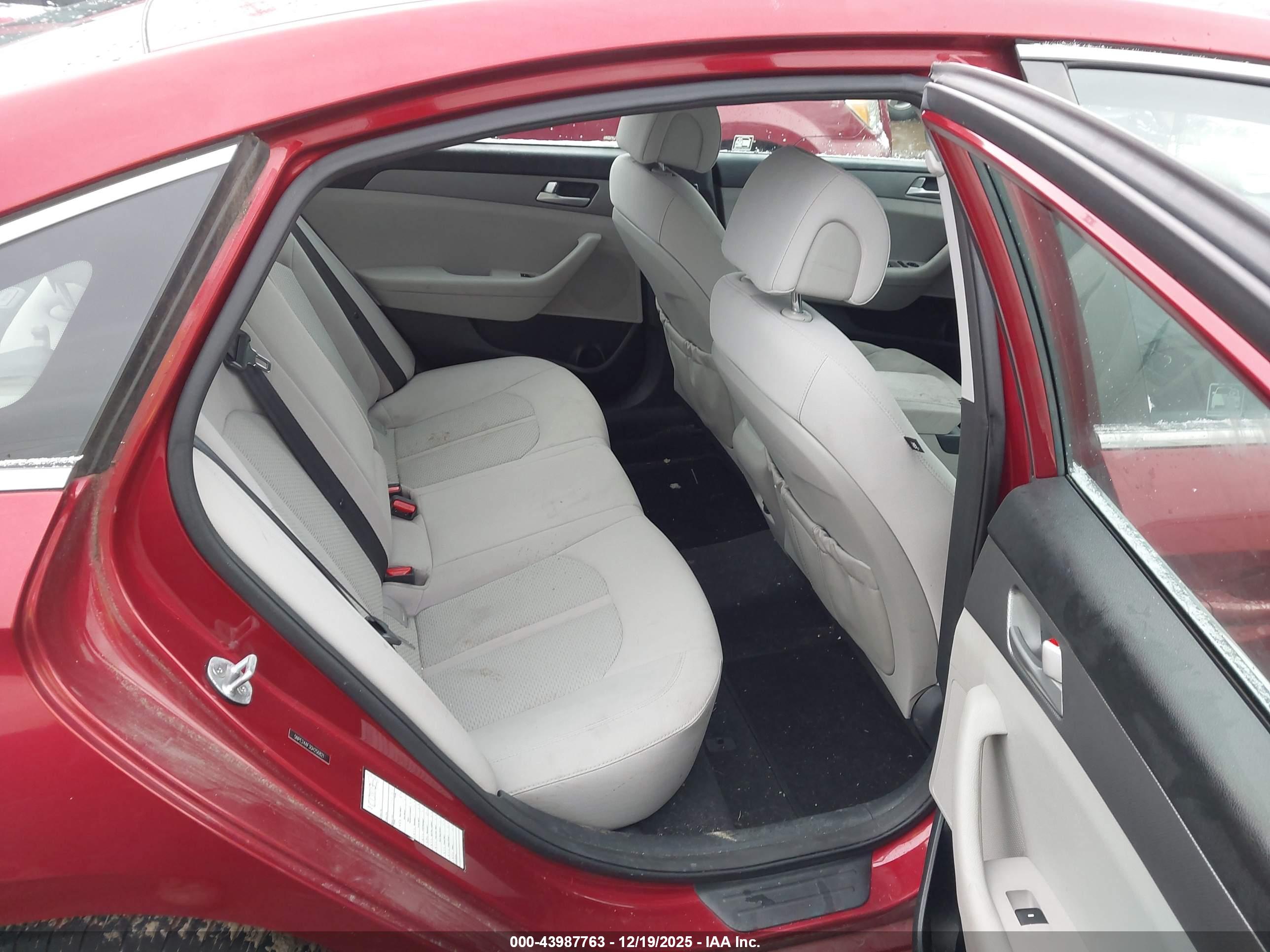 HYUNDAI SONATA image 8