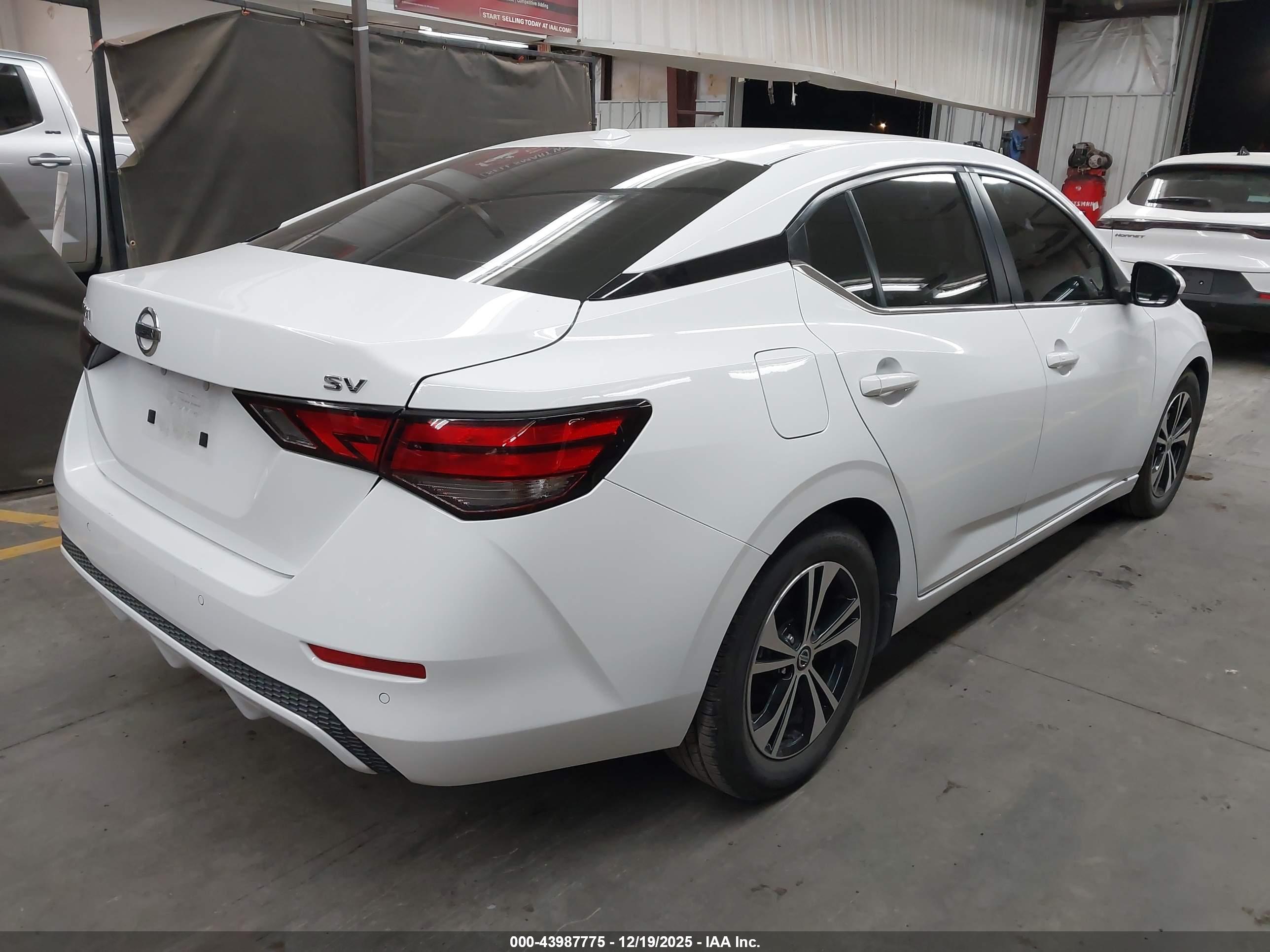 NISSAN SENTRA image 4