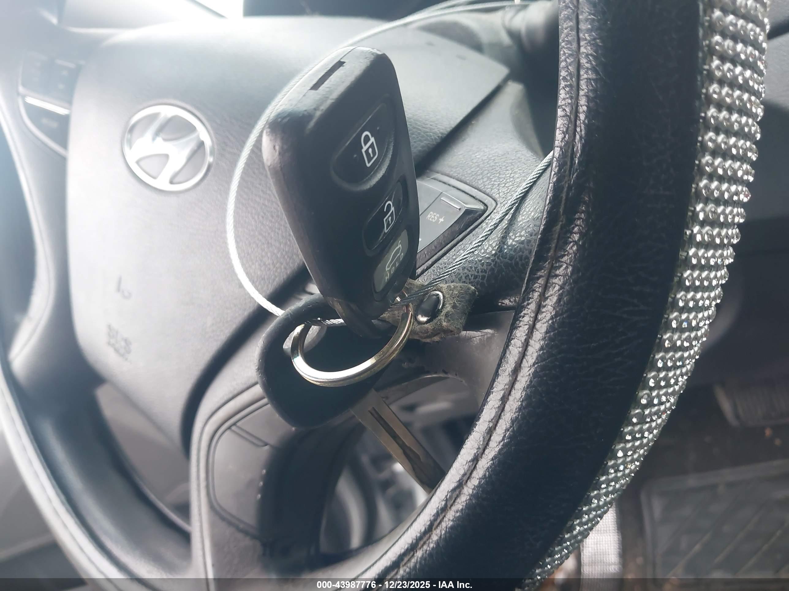 HYUNDAI SONATA image 11
