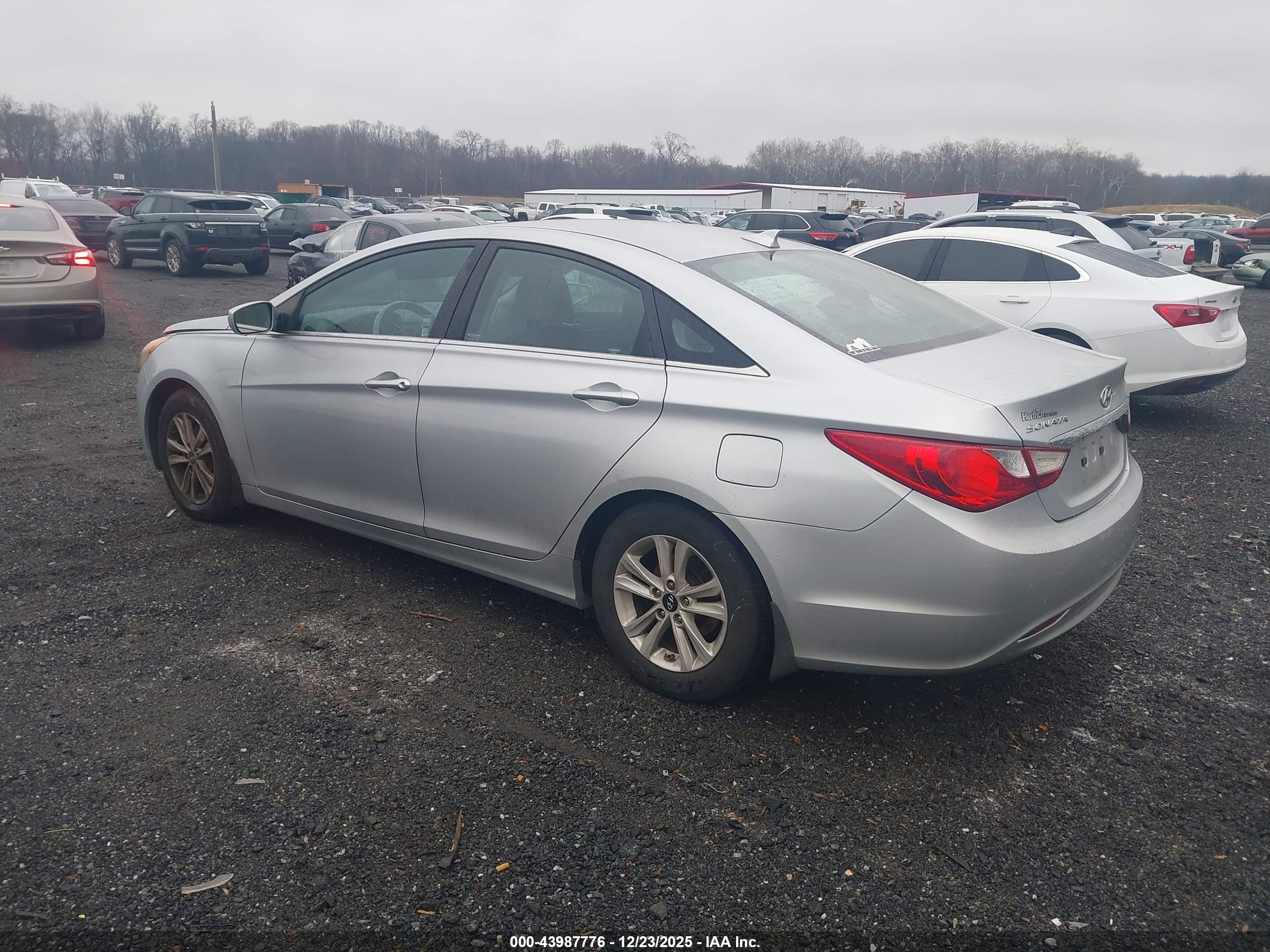 HYUNDAI SONATA image 3