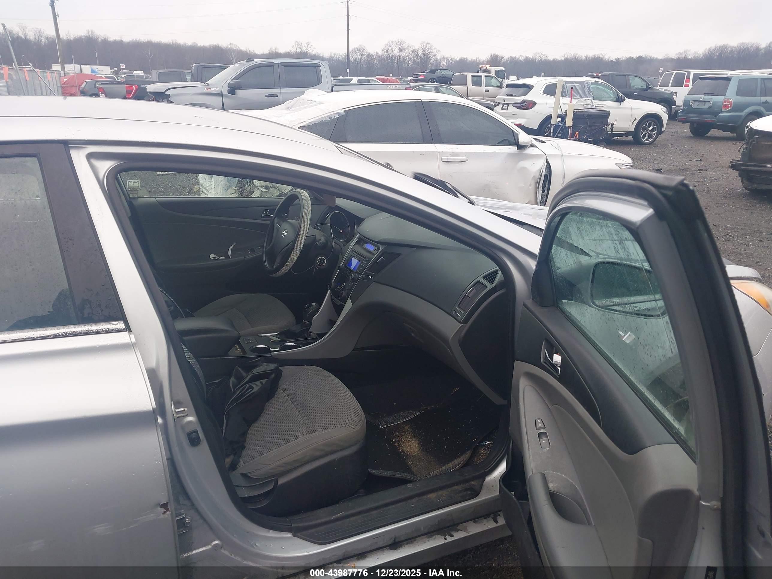 HYUNDAI SONATA image 5