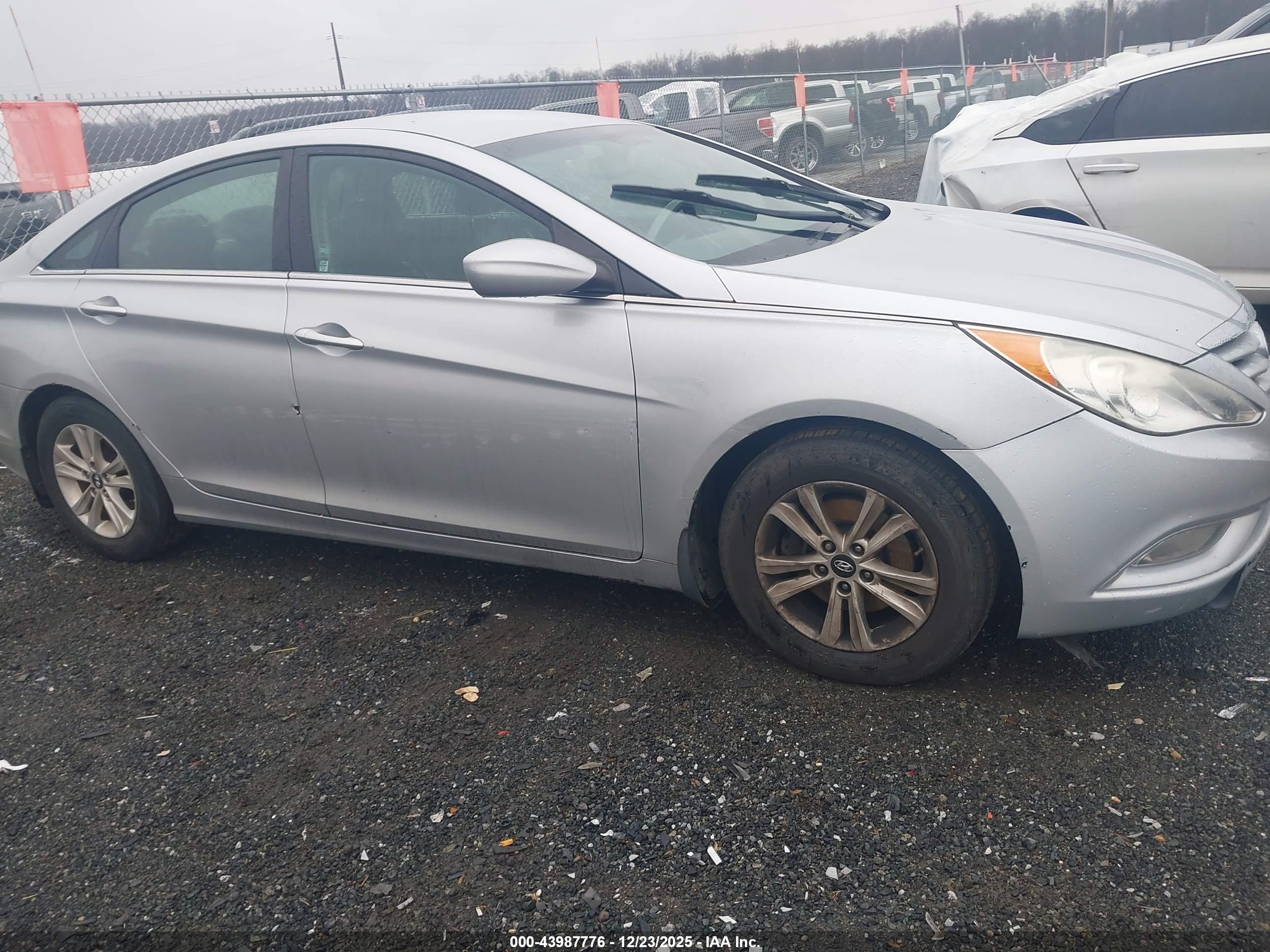 HYUNDAI SONATA image 6