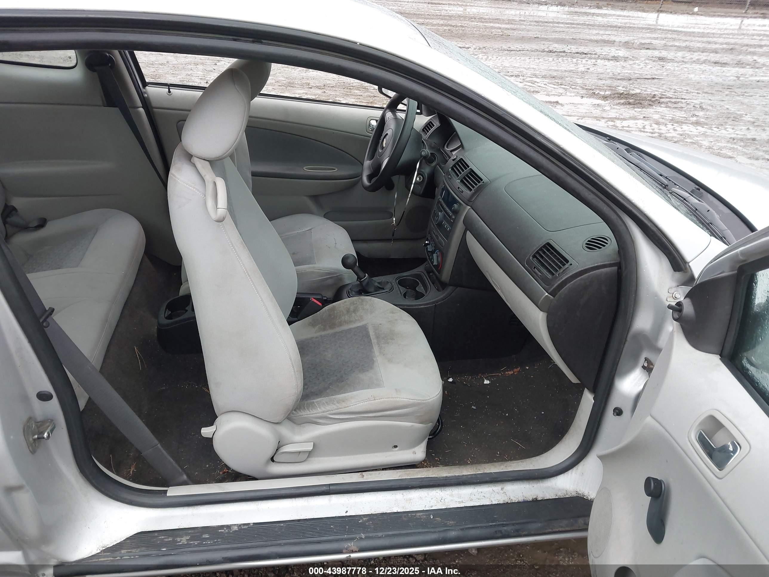 CHEVROLET COBALT image 5