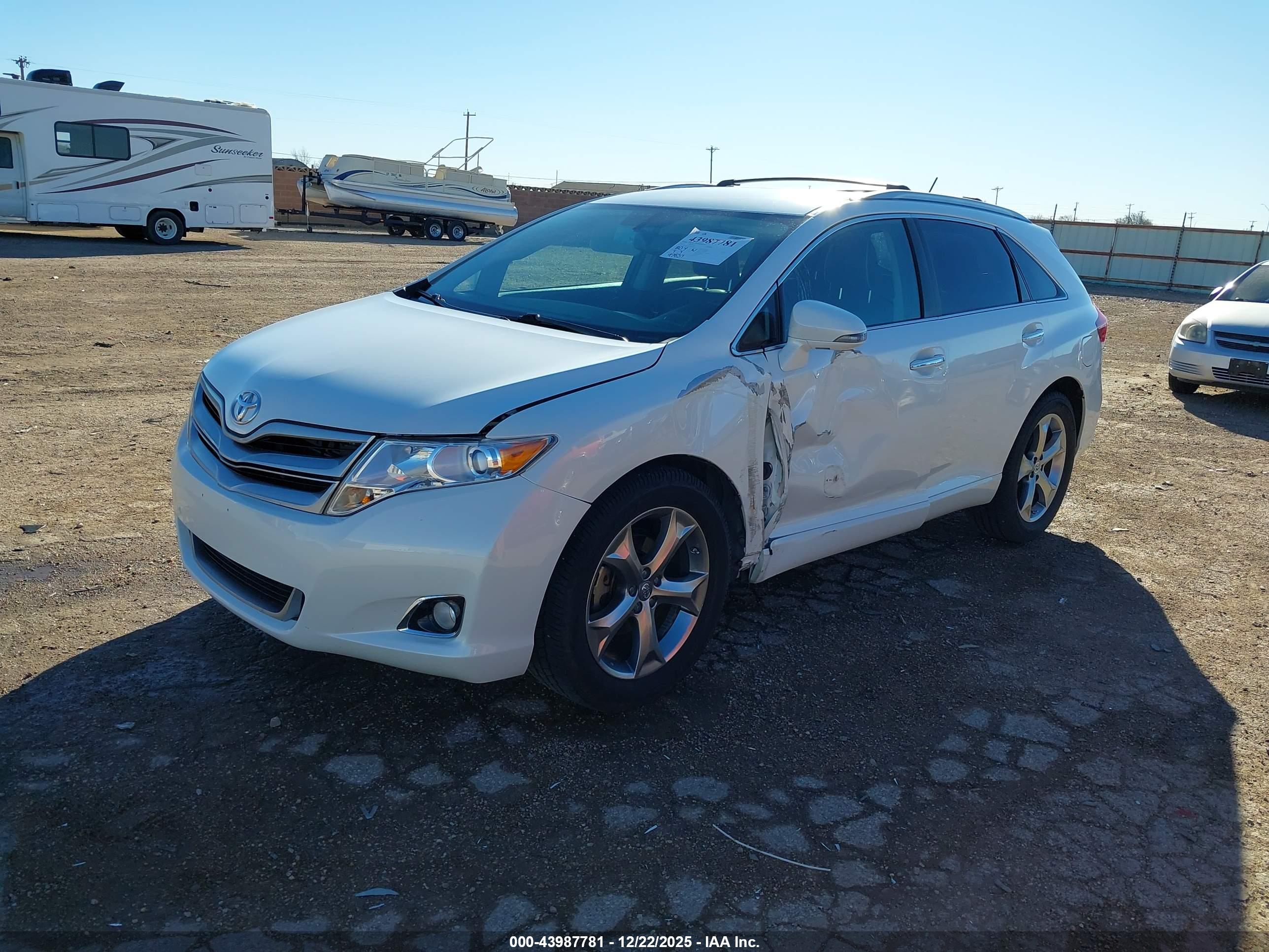 TOYOTA VENZA image 2