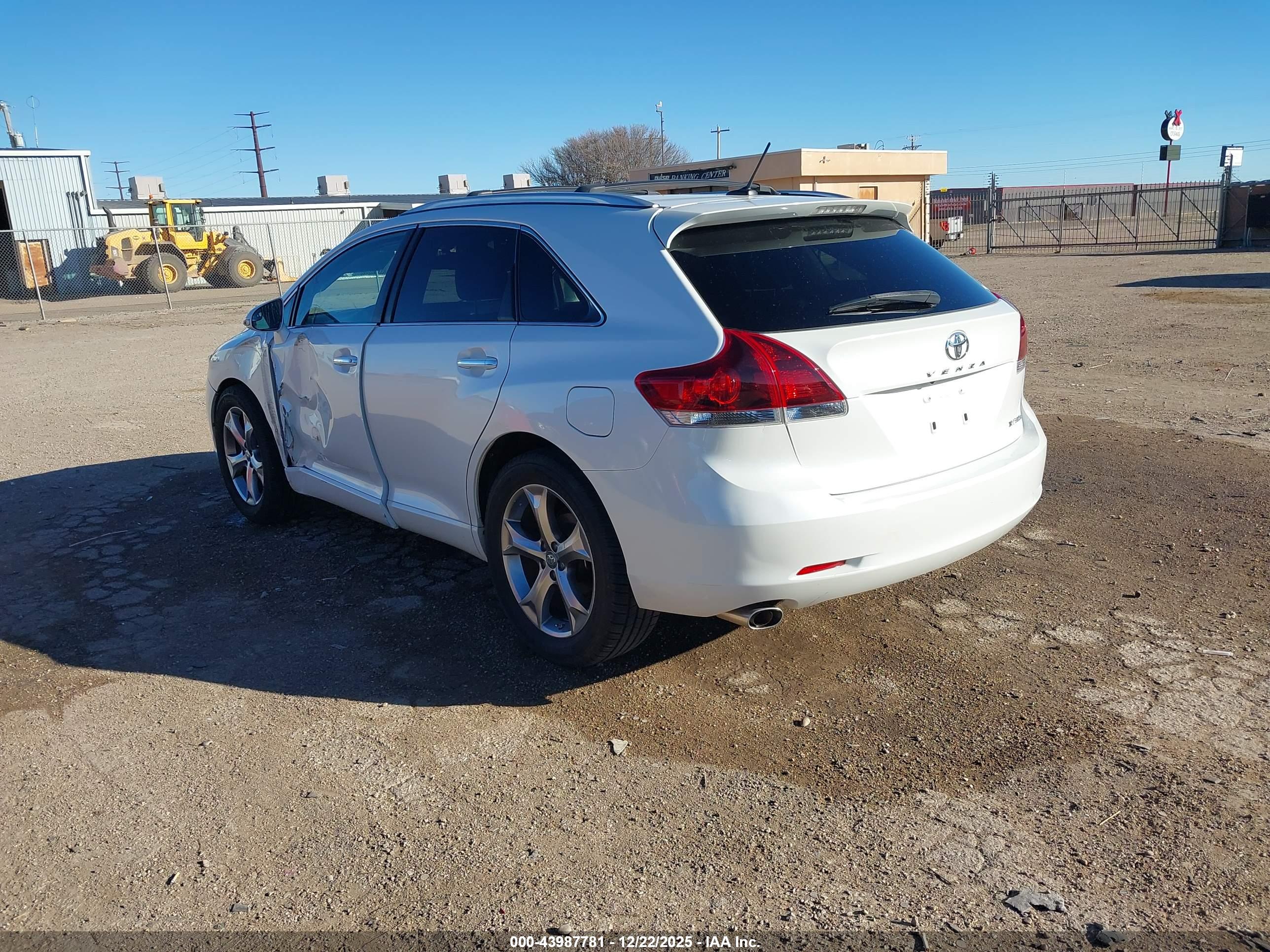 TOYOTA VENZA image 3